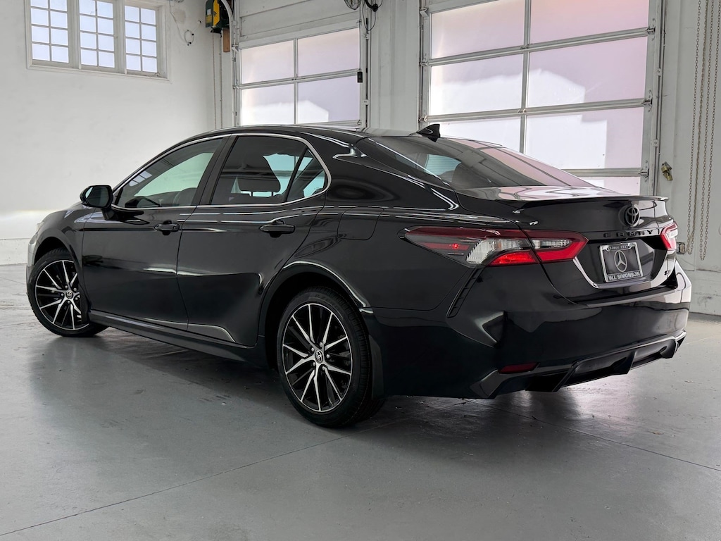 Used 2024 Toyota Camry SE Sedan