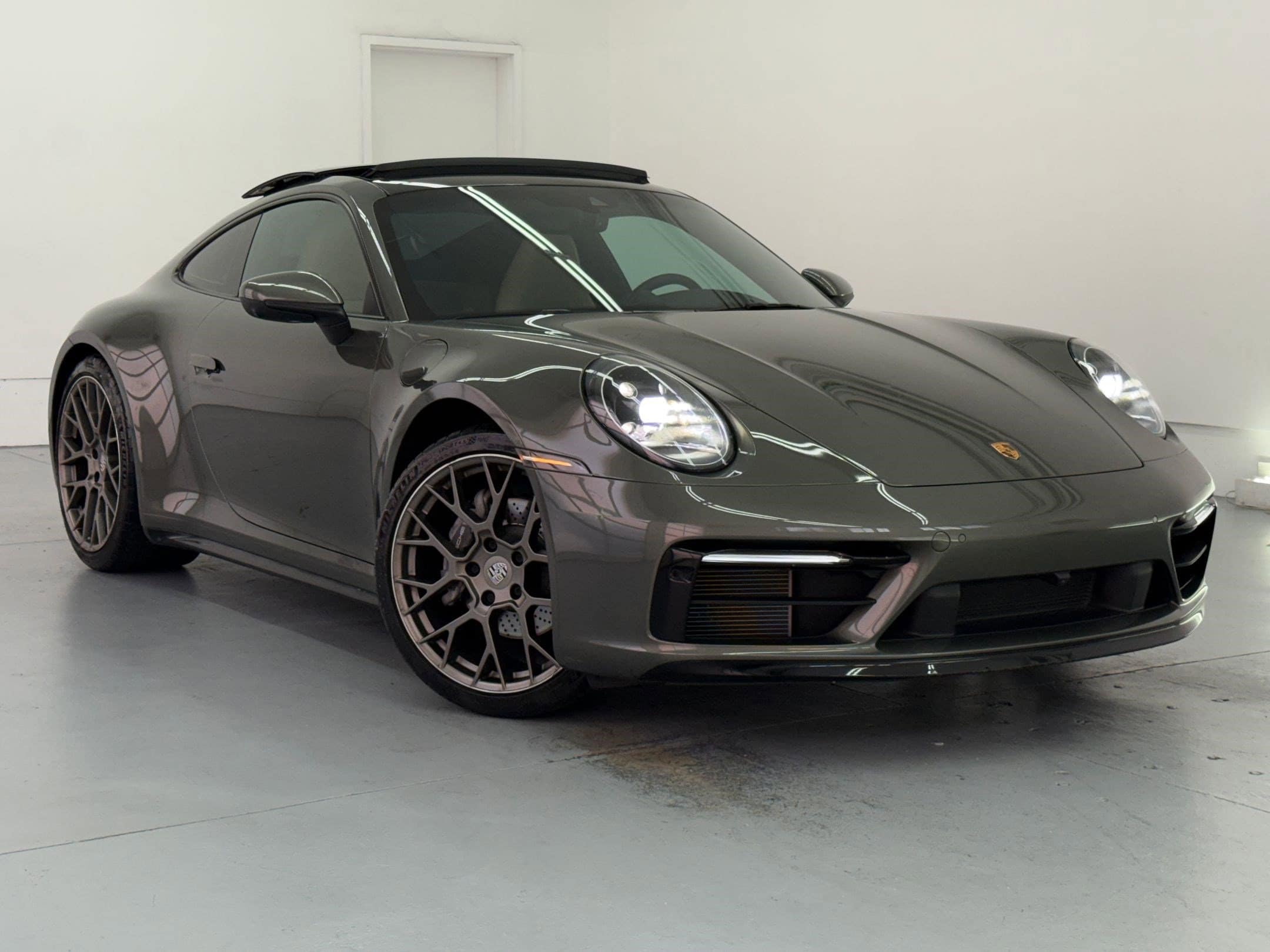 2023 Porsche 911 Carrera photo 5
