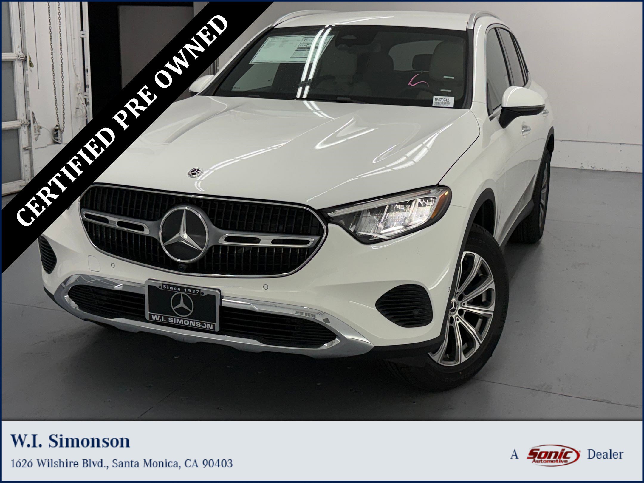 2026 Mercedes-Benz GLC GLC 300's photo