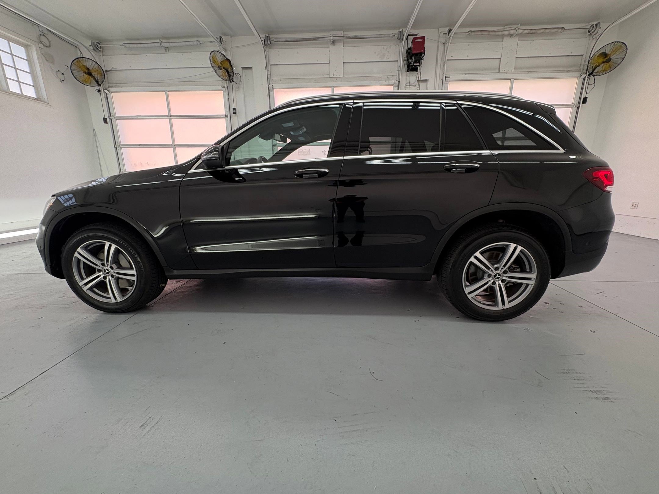 2022 Mercedes Benz GLC 300 4MATIC photo 2
