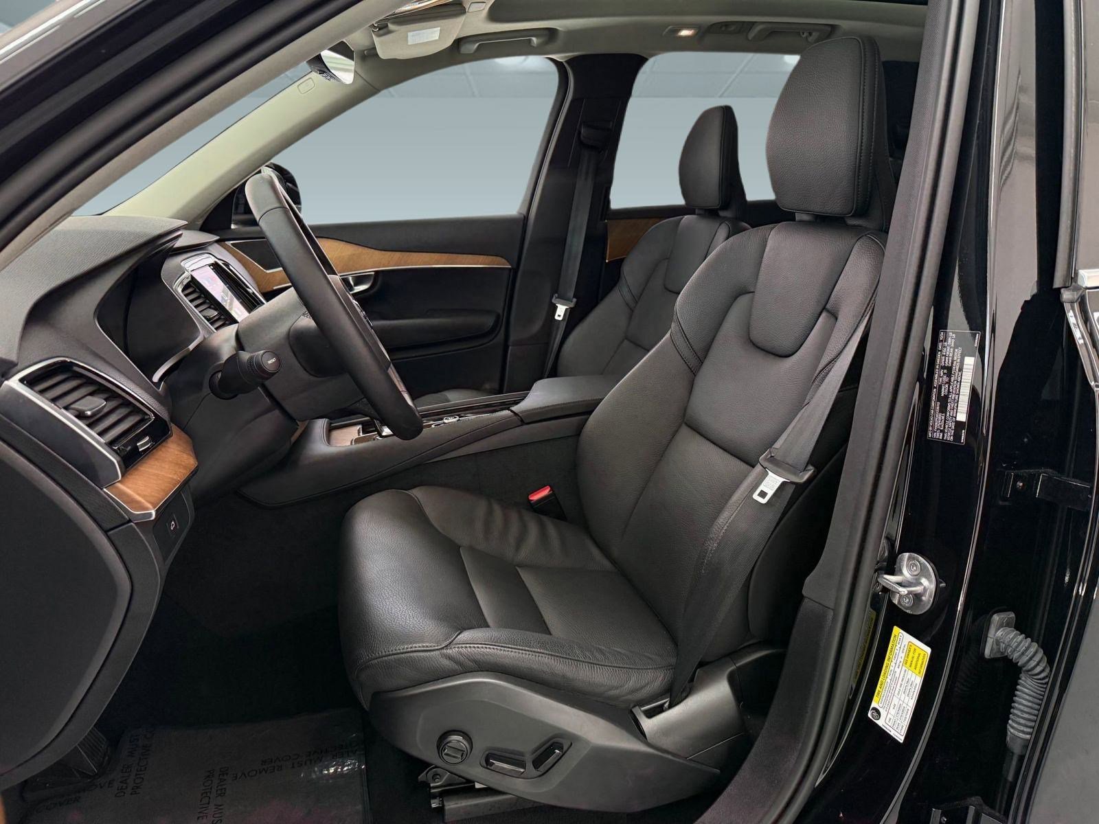 2025 Volvo XC90 Plus photo 4