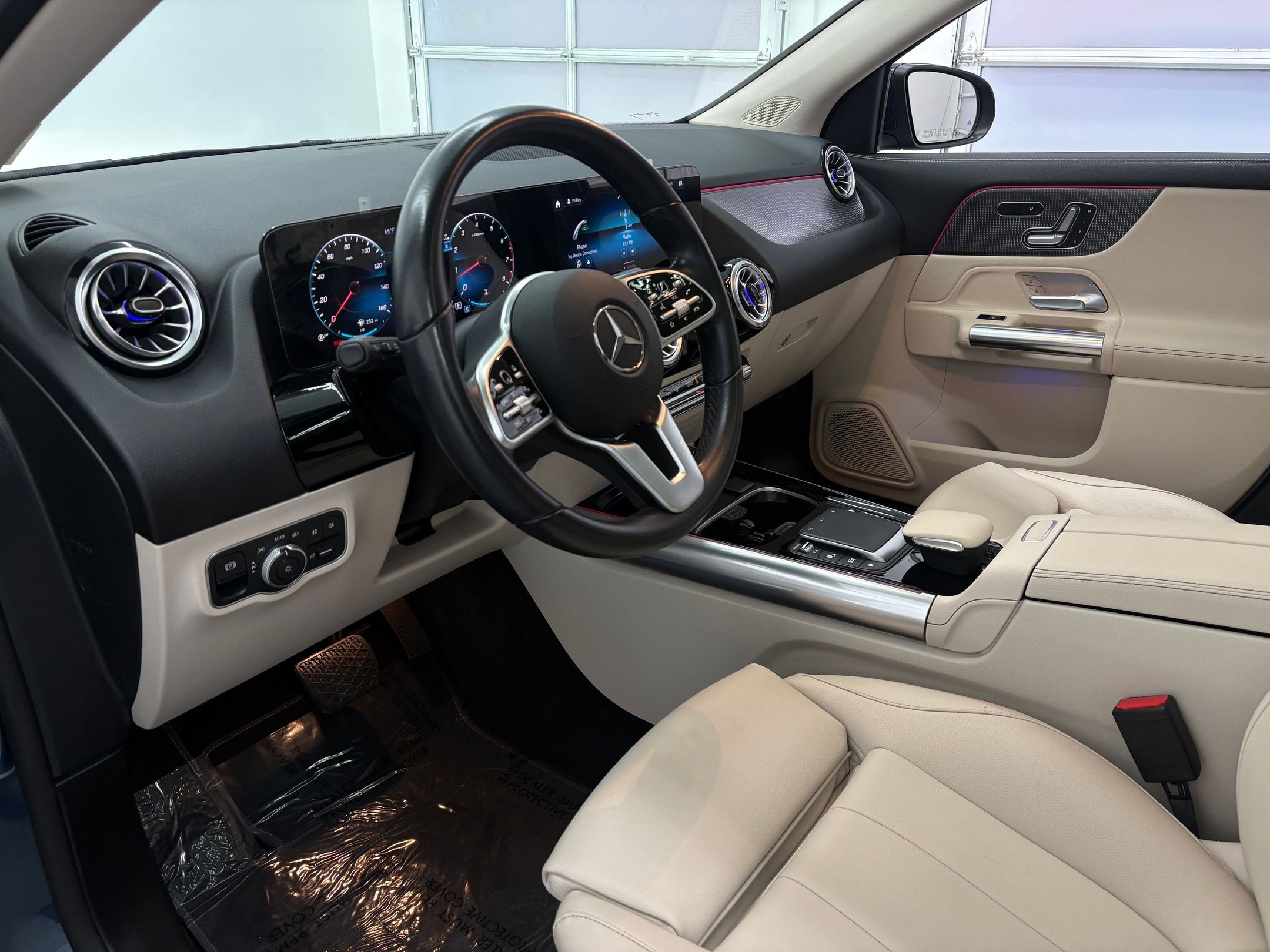 2022 Mercedes Benz GLA 250 4MATIC photo 4