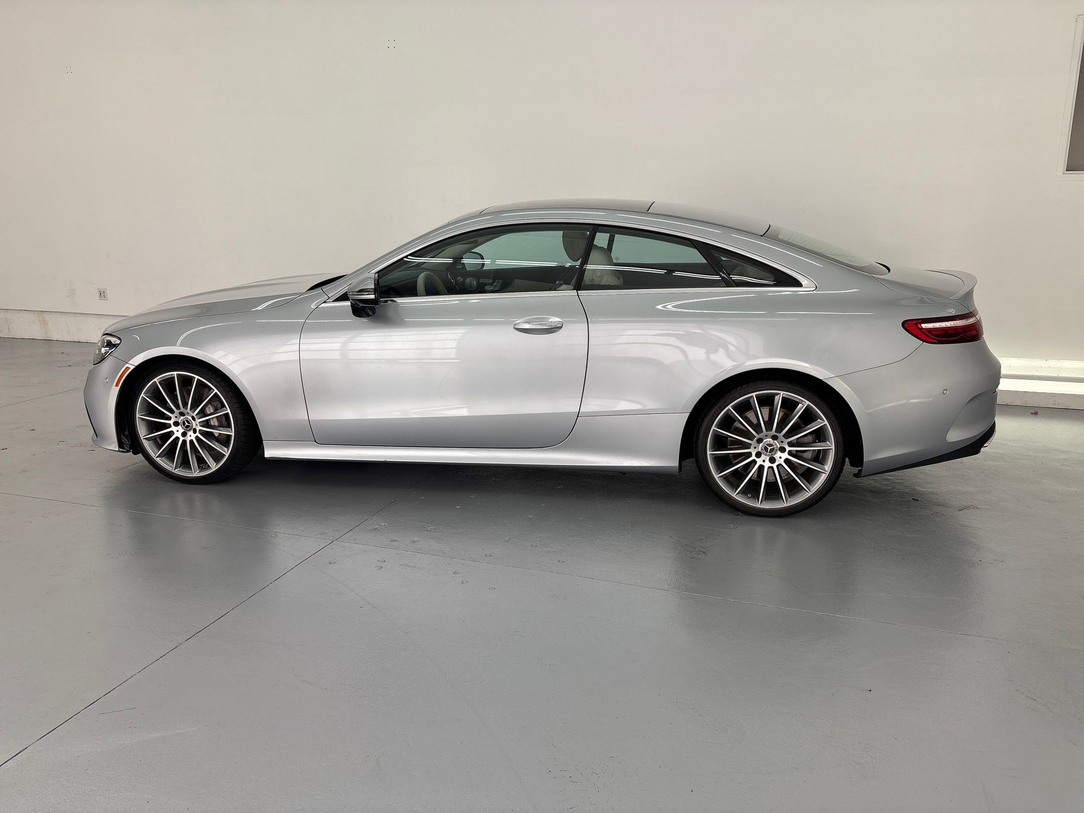 2023 Mercedes Benz E 450 Coupe photo 2