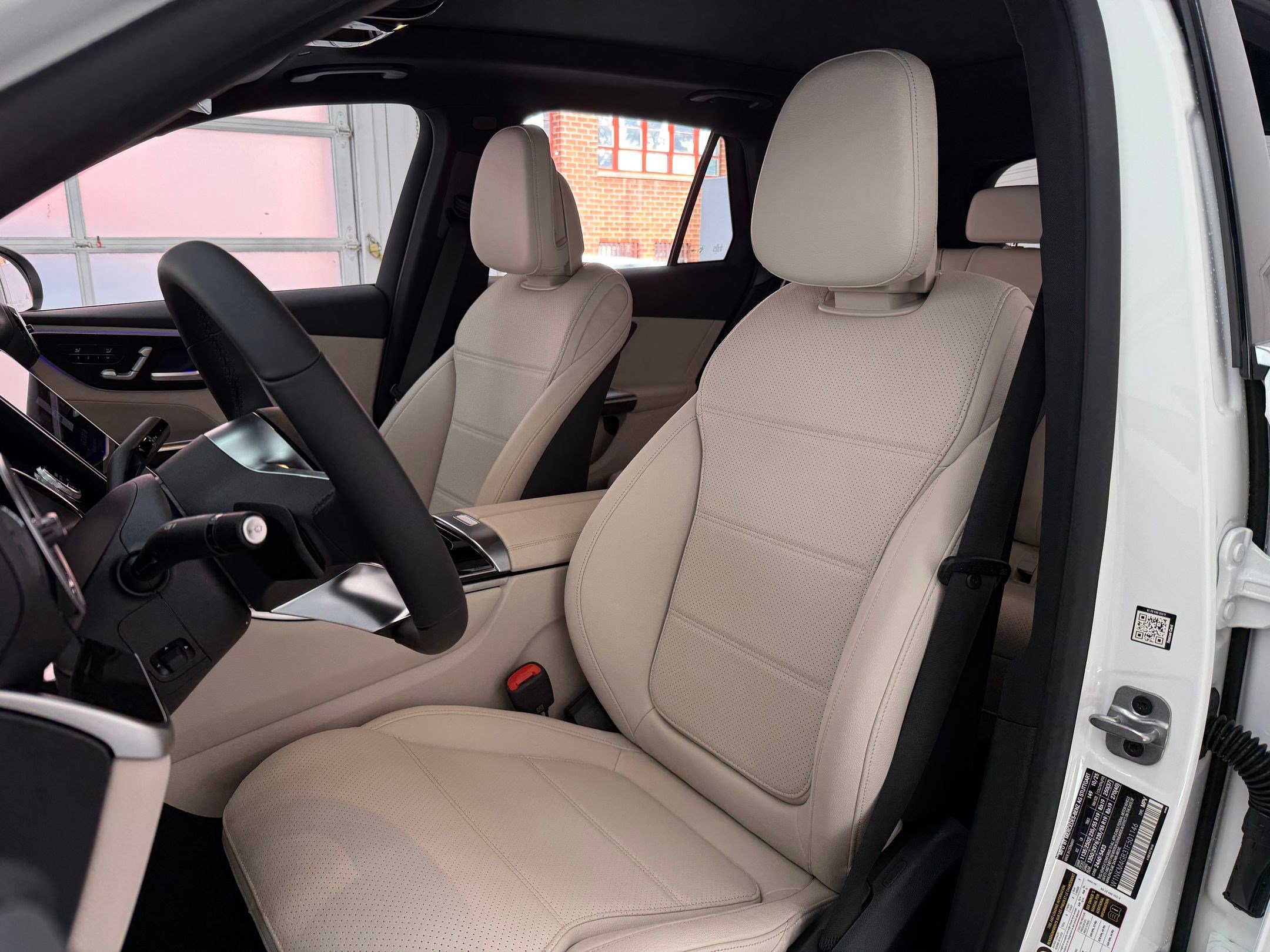 2026 Mercedes Benz GLC 300 photo 4