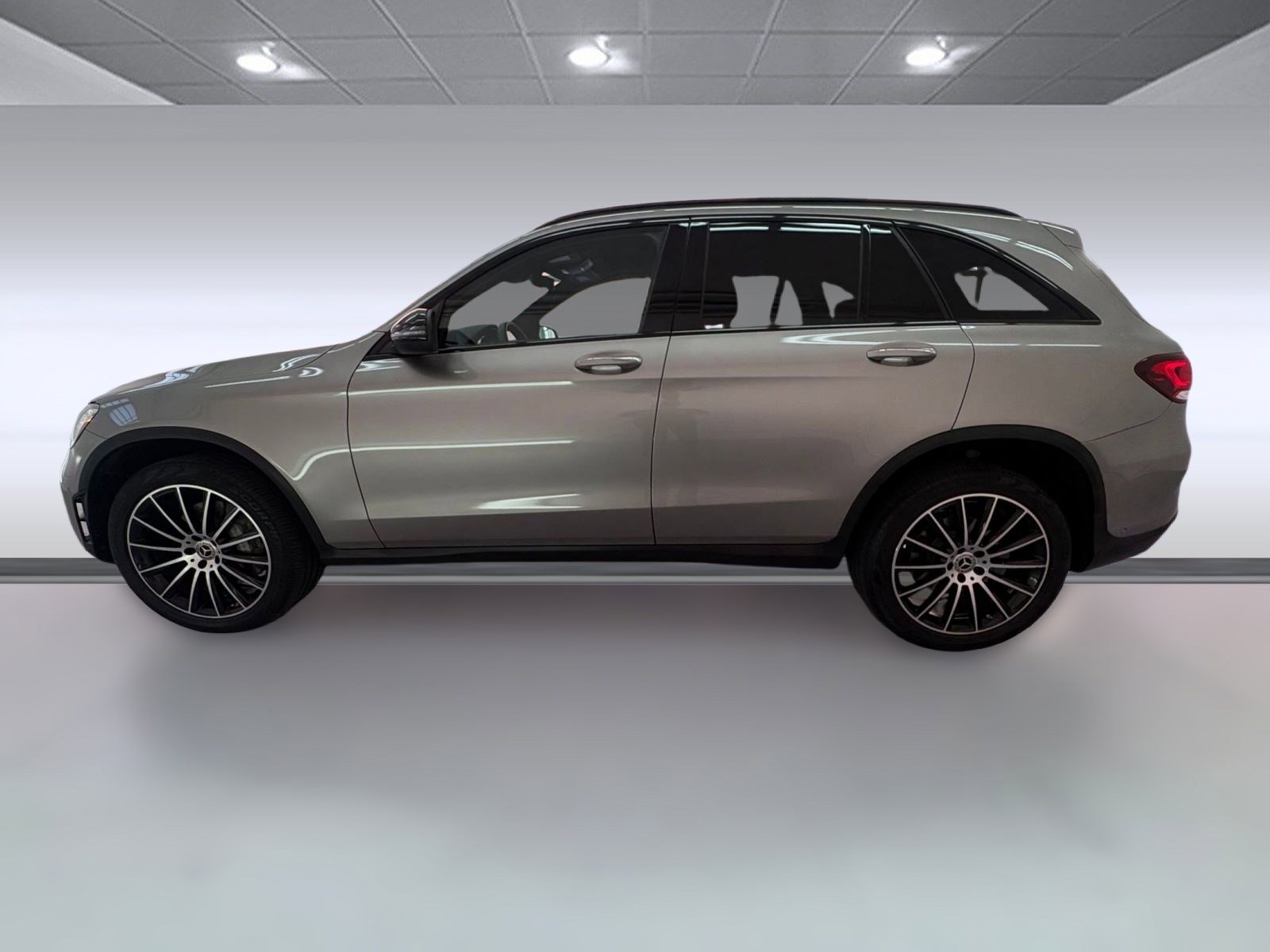 2022 Mercedes Benz GLC 300 photo 2