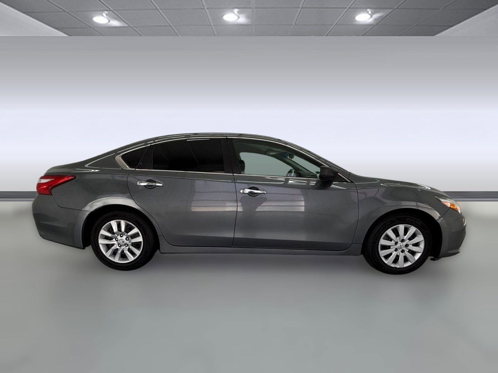 2017 Nissan Altima 2.5 S photo 6