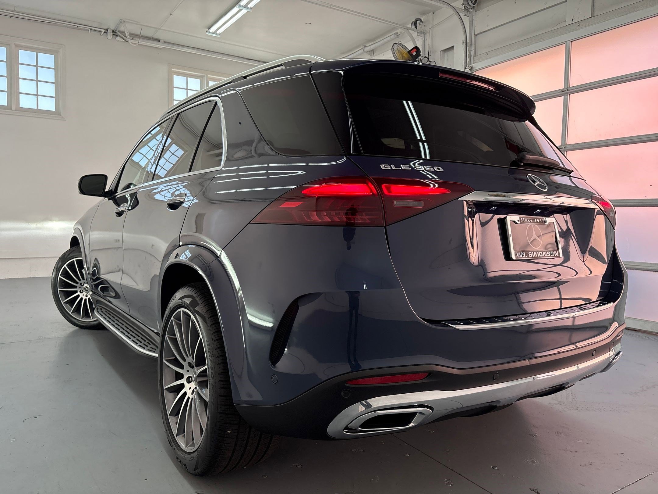 2025 Mercedes Benz GLE 350 4MATIC photo 2