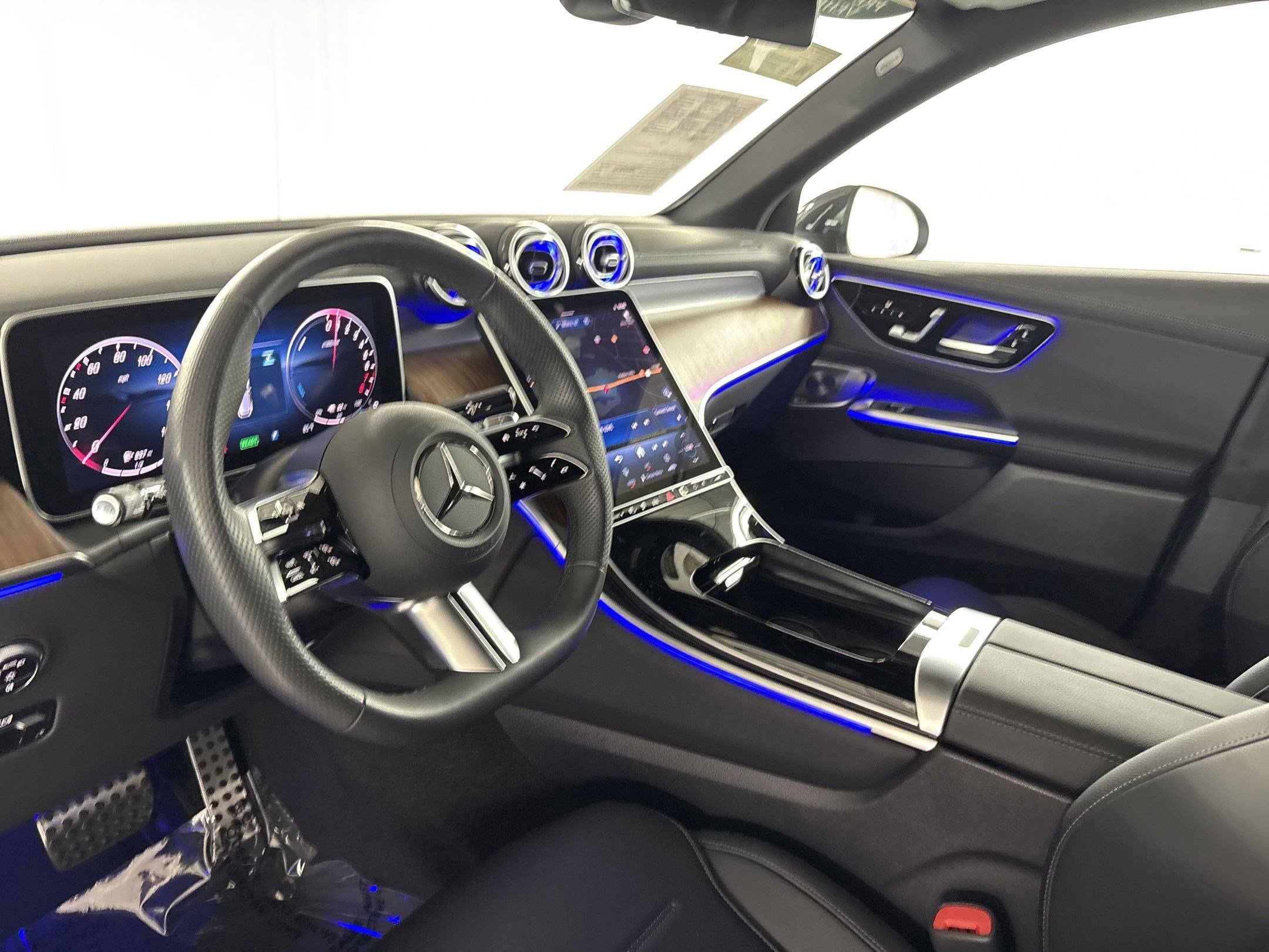 2025 Mercedes Benz GLC 350e 4MATIC photo 4