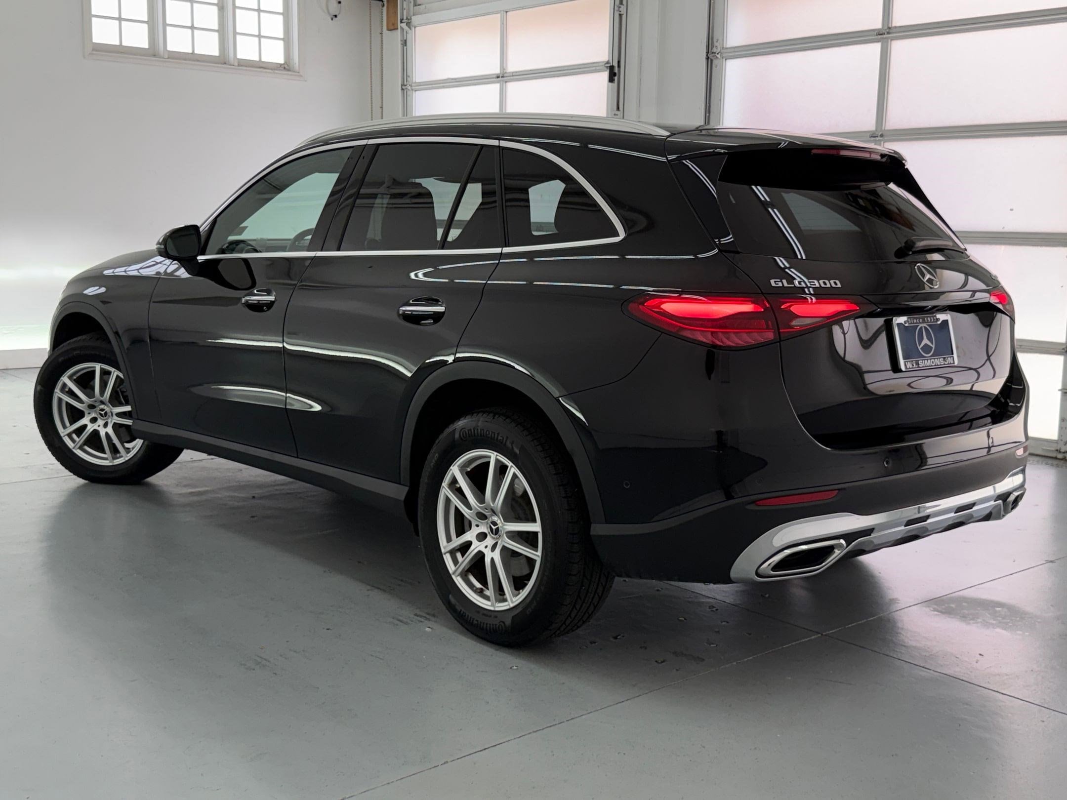 2023 Mercedes-Benz GLC 300 GLC 300 photo 2