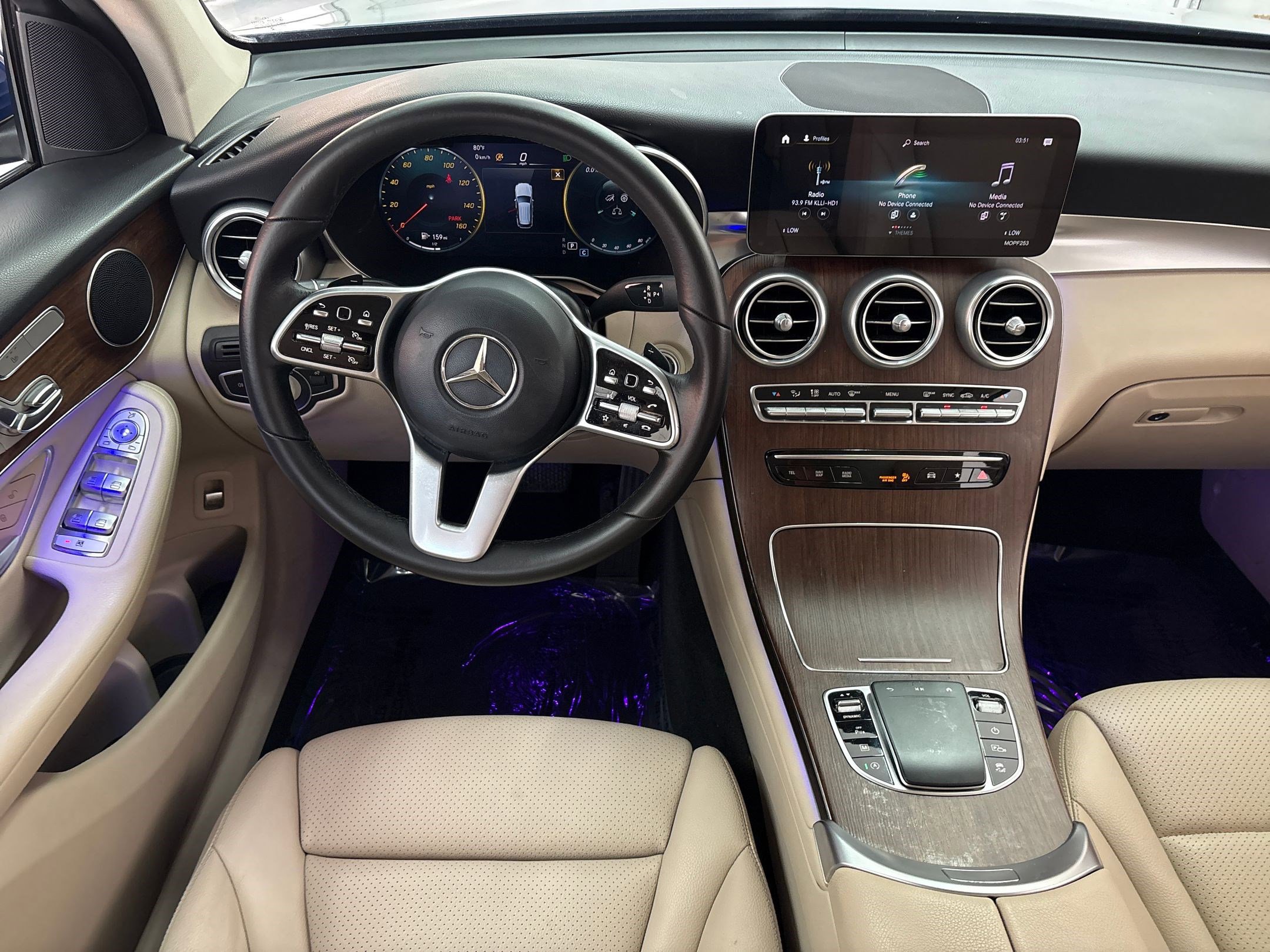 2022 Mercedes Benz GLC 300 photo 3