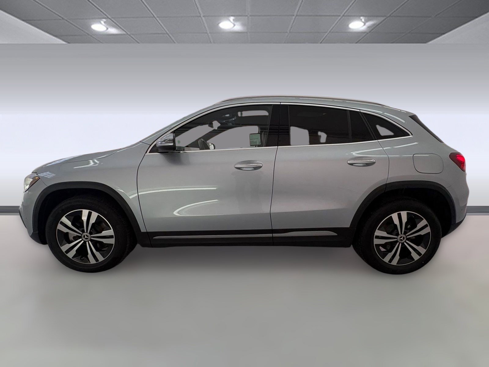 2025 Mercedes Benz GLA 250 photo 2