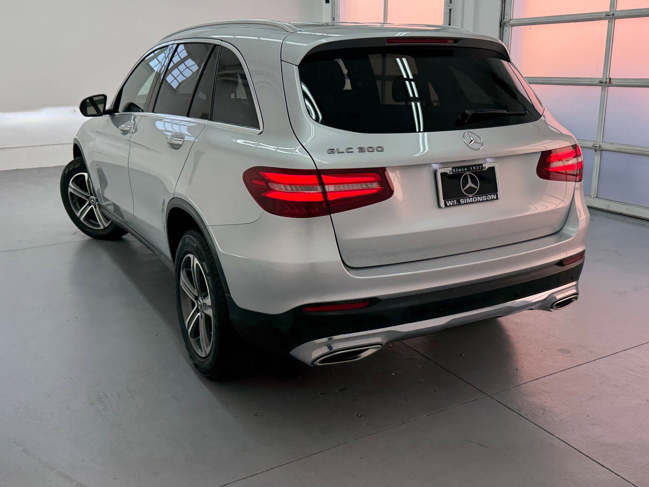 2018 Mercedes Benz GLC 300 photo 3