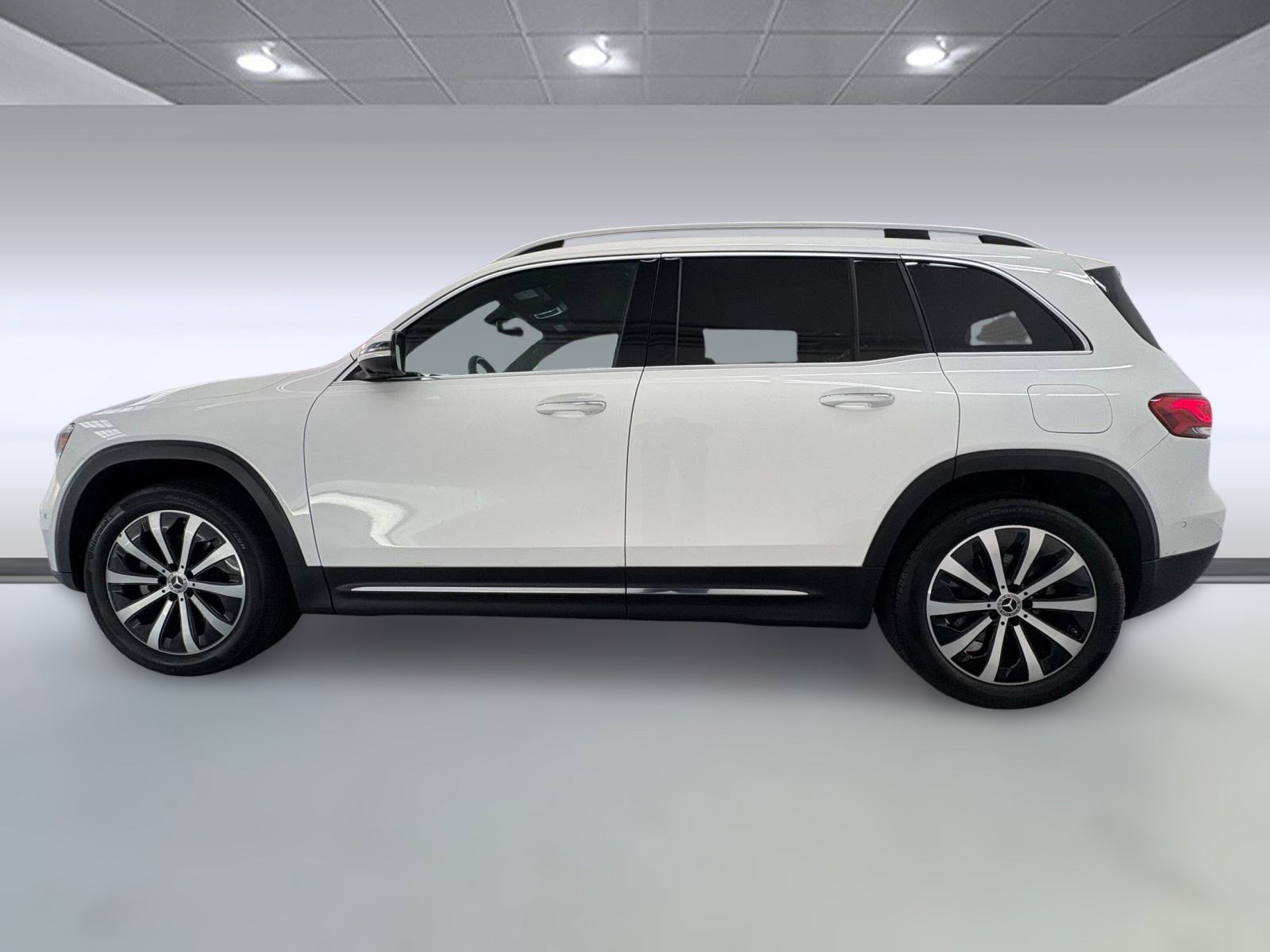 2022 Mercedes Benz GLB 250 photo 2