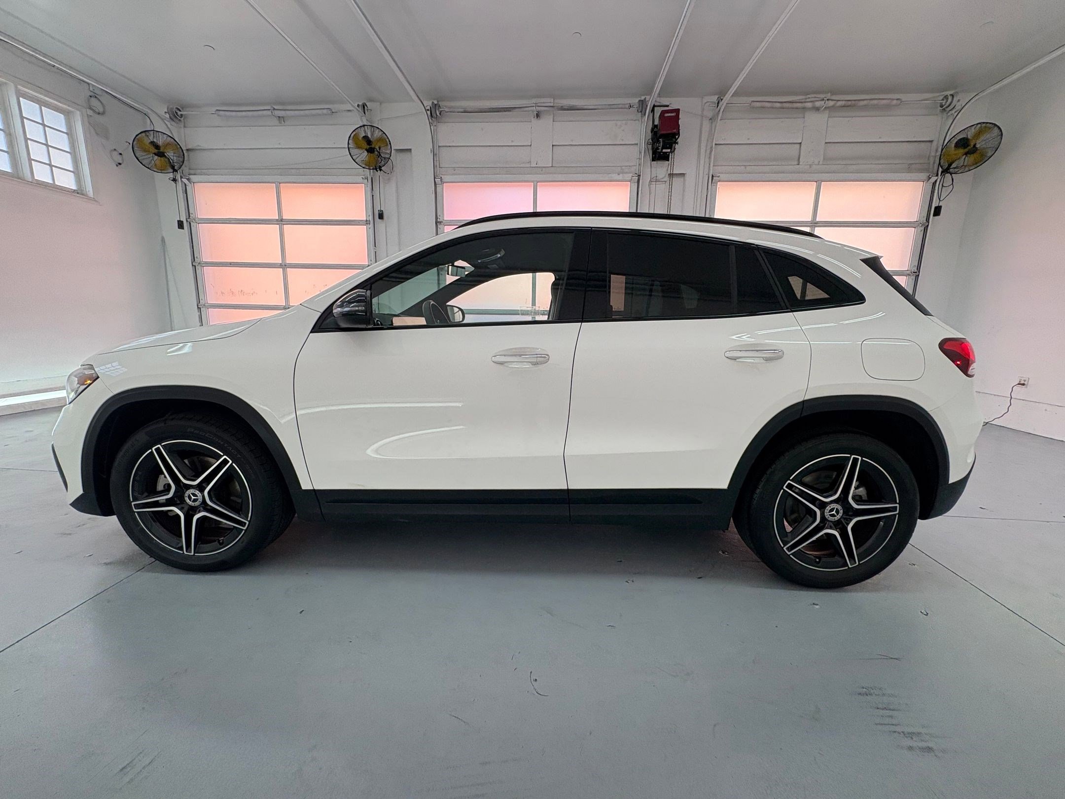 2023 Mercedes Benz GLA 250 photo 2