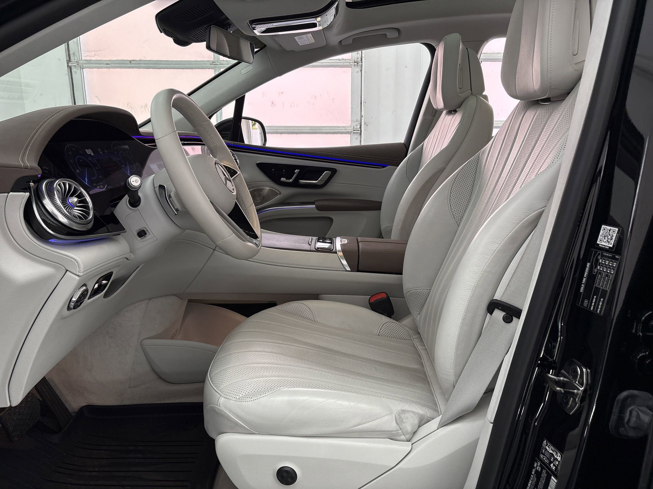 2023 Mercedes Benz EQS SUV 580 4MATIC photo 4