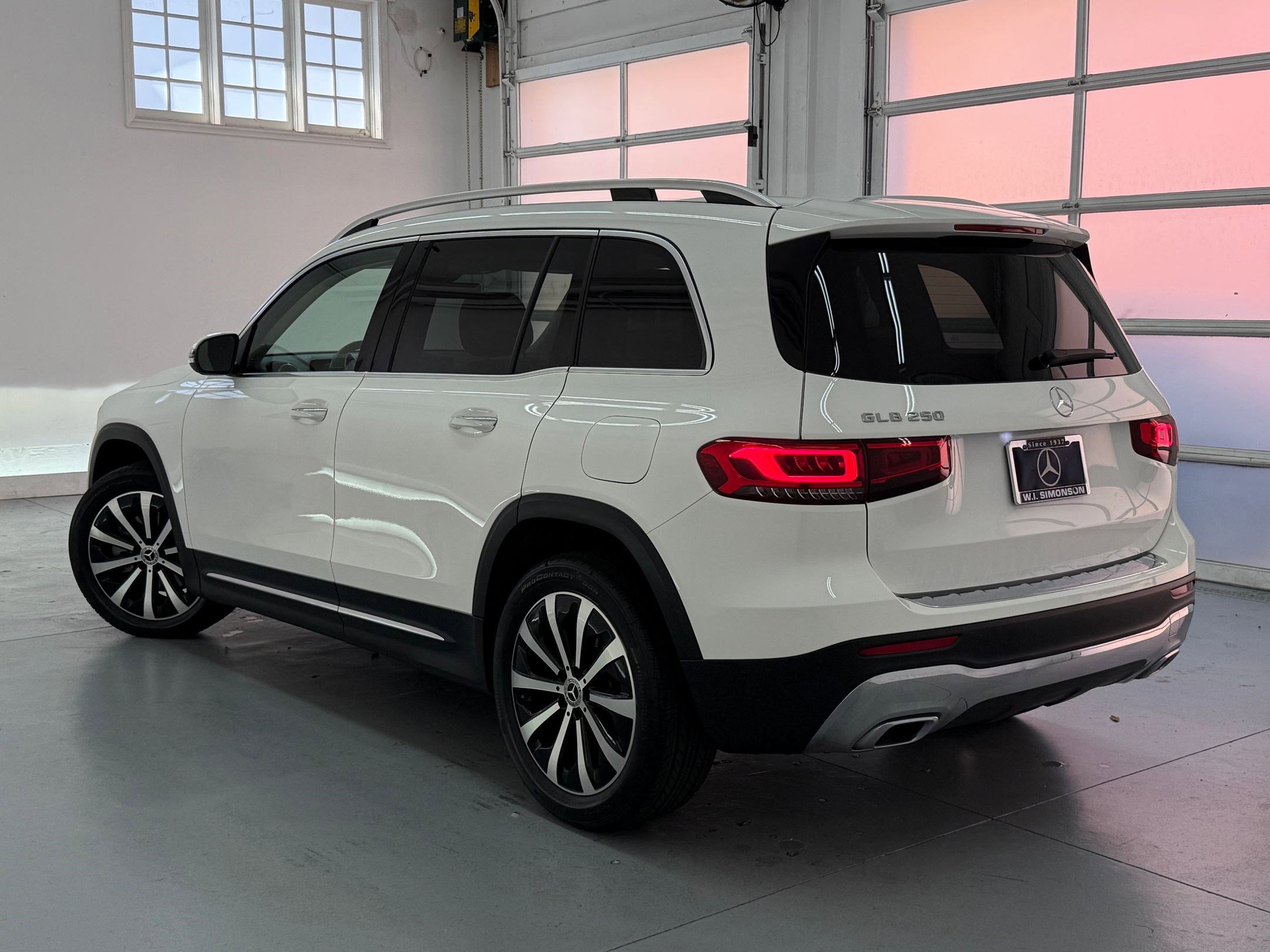 2023 Mercedes-Benz GLB 250 GLB 250 photo 2