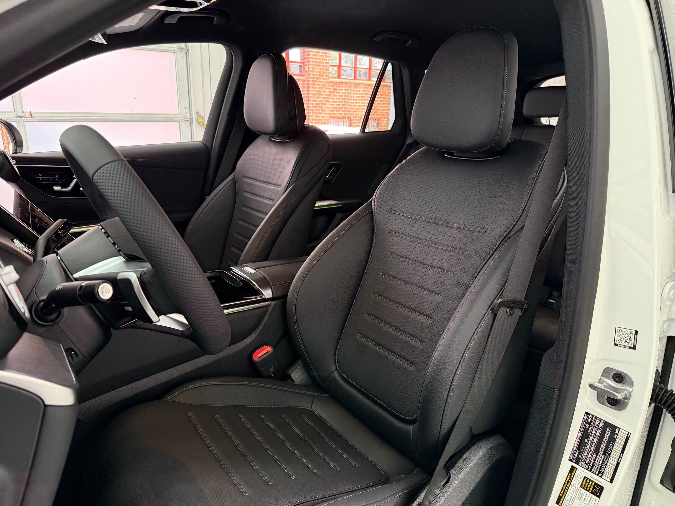 2026 Mercedes Benz GLC 300 photo 4