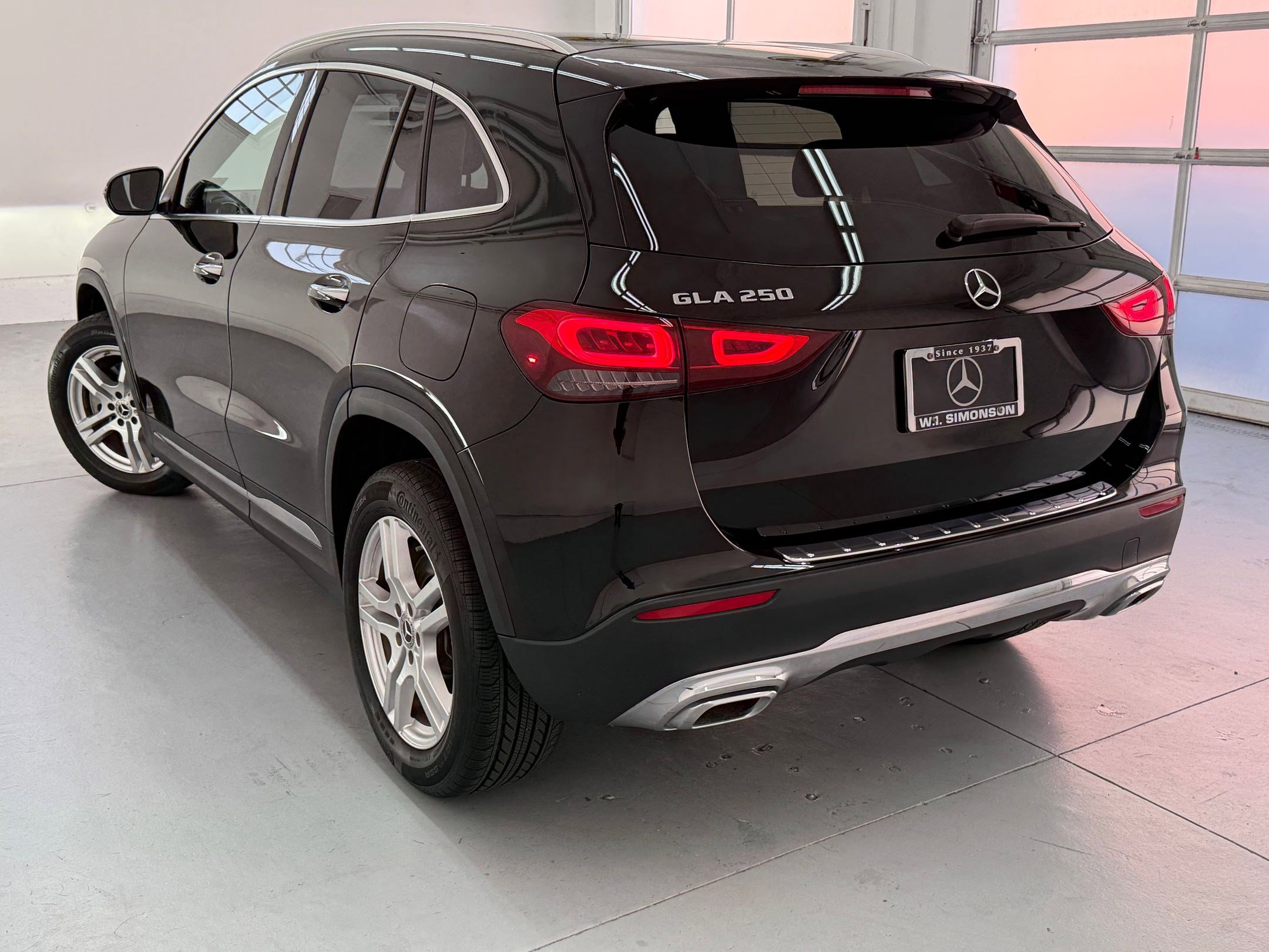 2023 Mercedes Benz GLA 250 photo 2