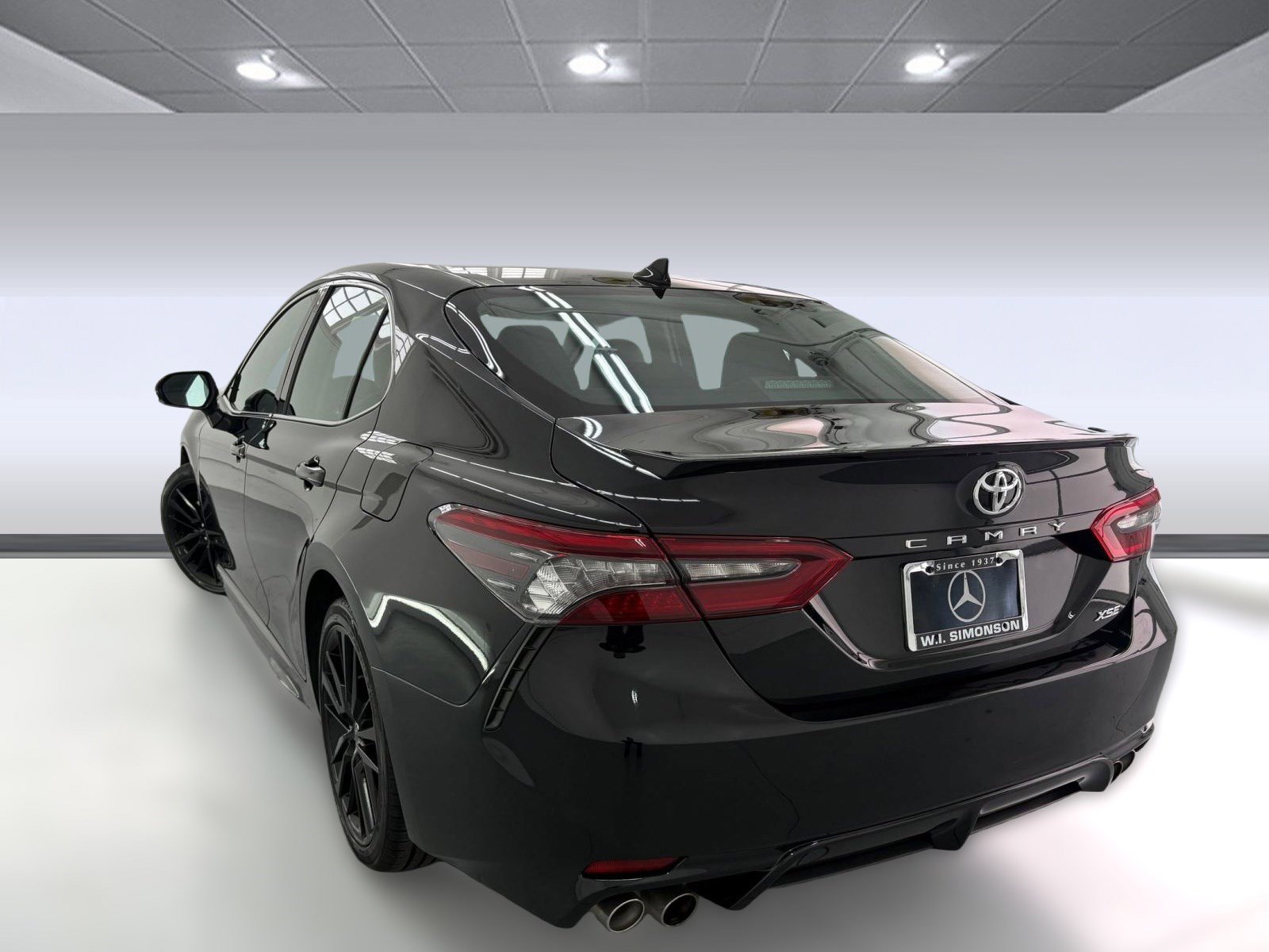 2023 Toyota Camry XSE photo 3