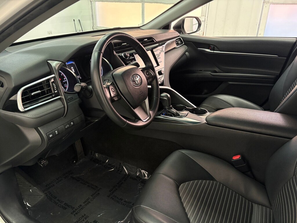 Used 2018 Toyota Camry SE Sedan