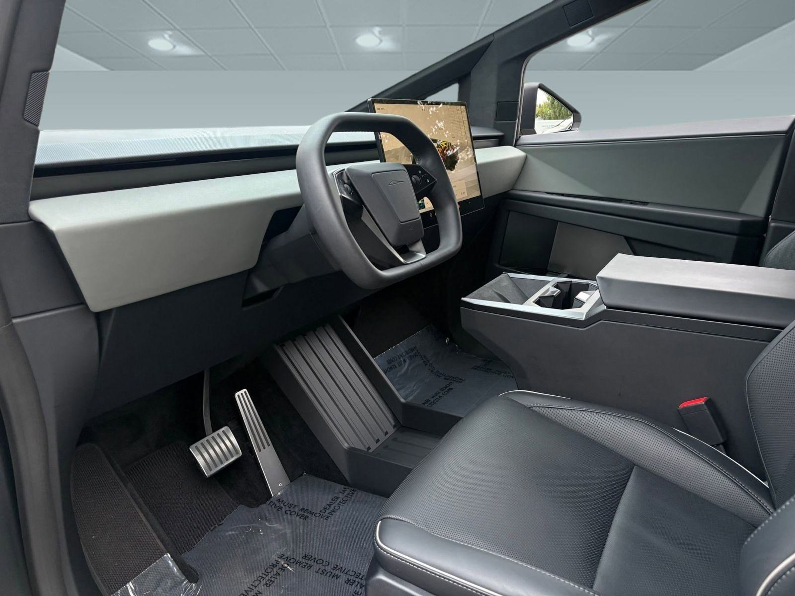 2024 Tesla Cybertruck All-Wheel Drive photo 4