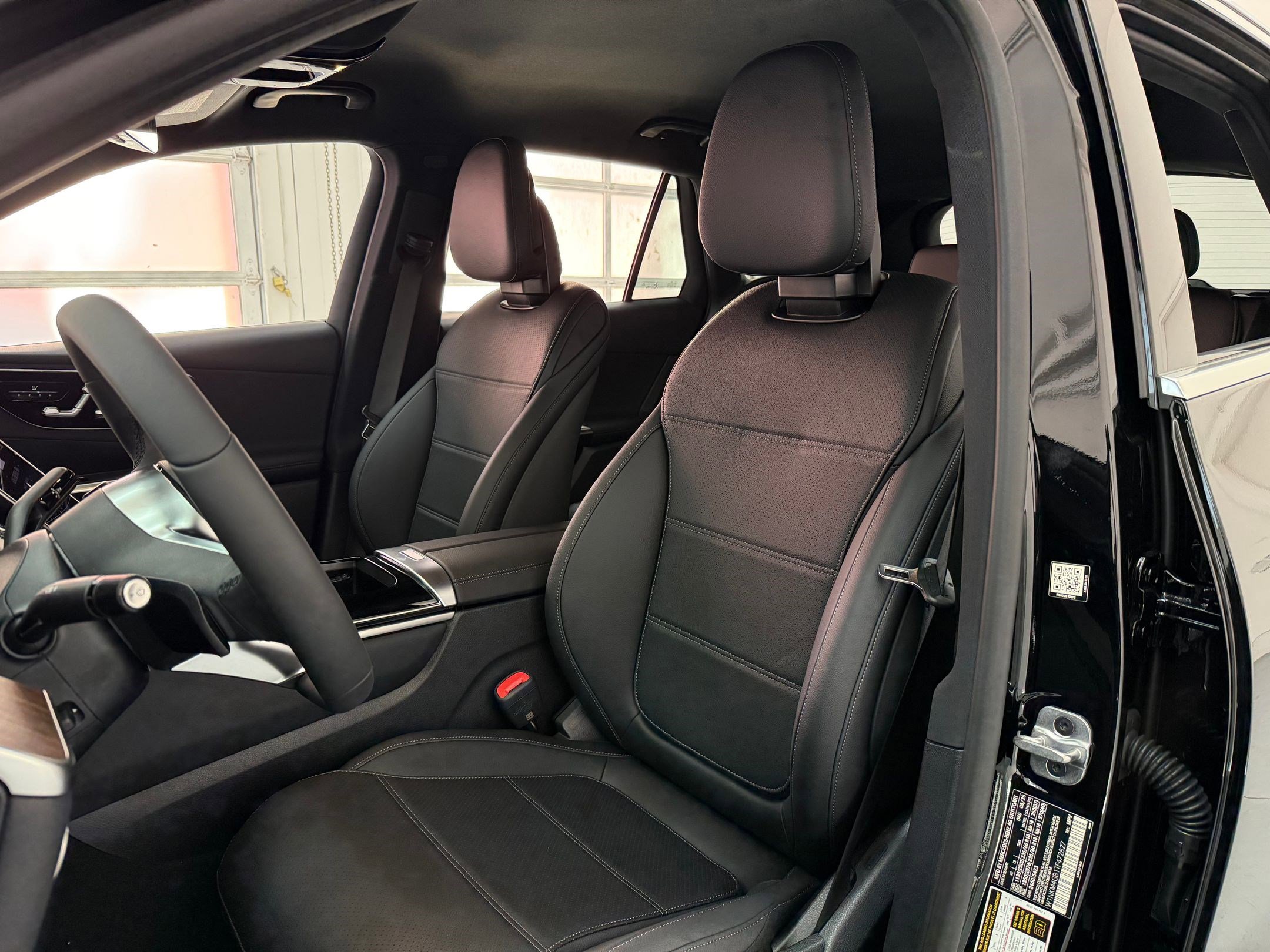 2026 Mercedes Benz GLC 300 photo 3