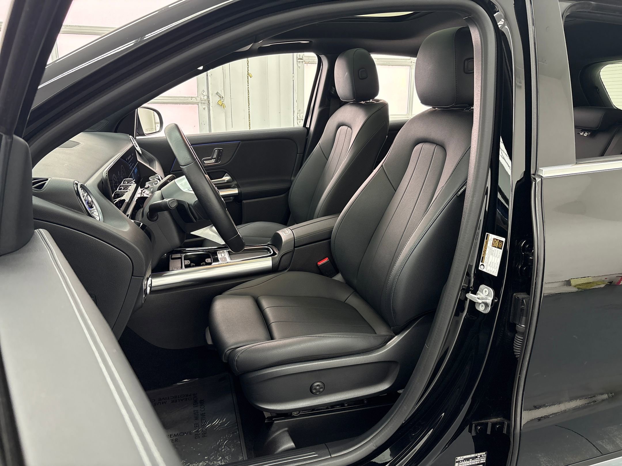 2025 Mercedes Benz GLA 250 photo 2