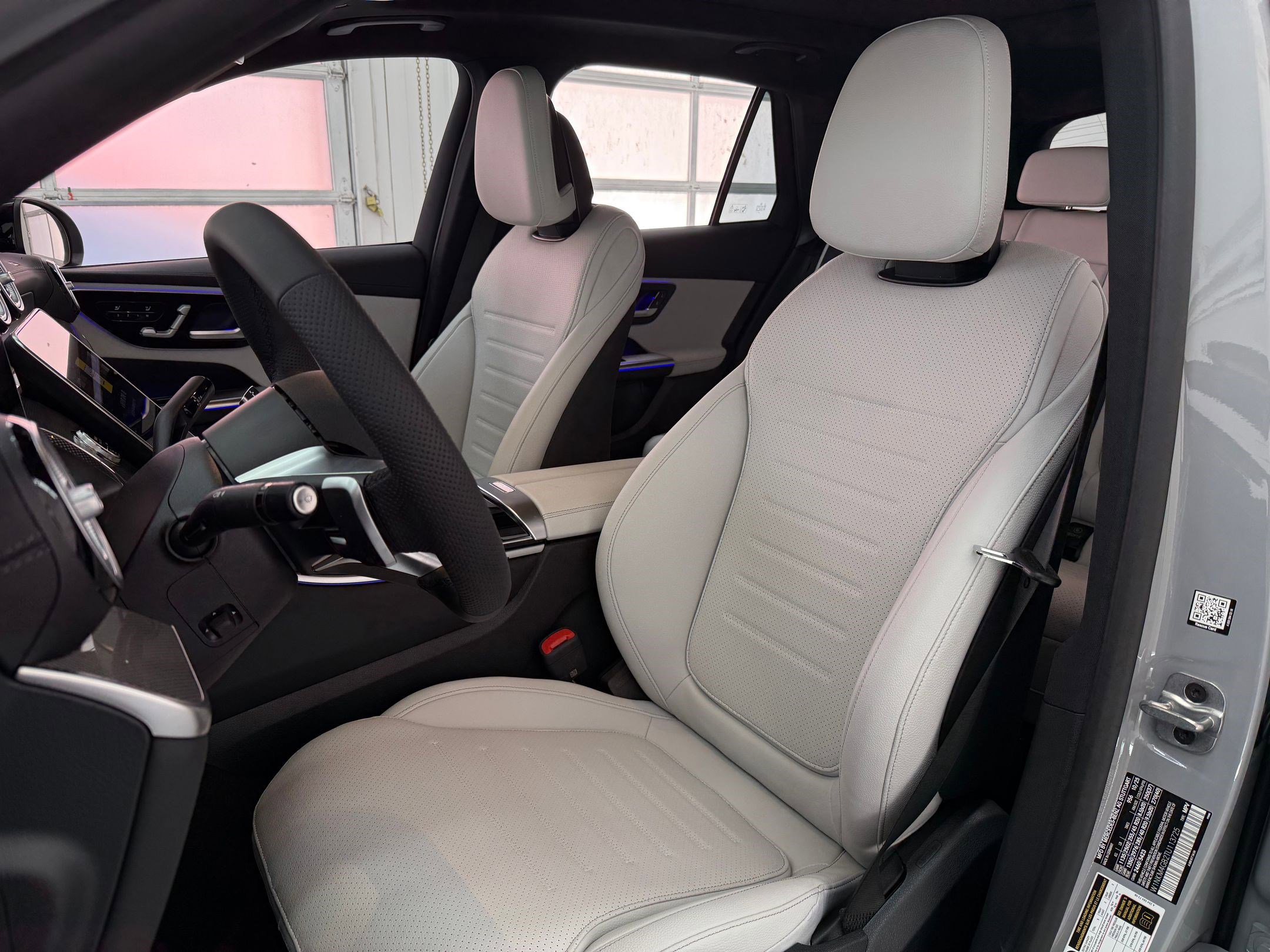 2026 Mercedes Benz GLC 300 photo 4