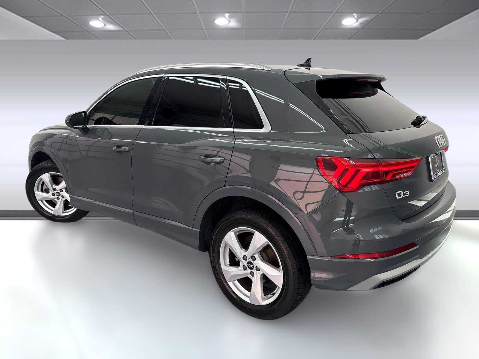 2021 Audi Q3 Premium photo 3