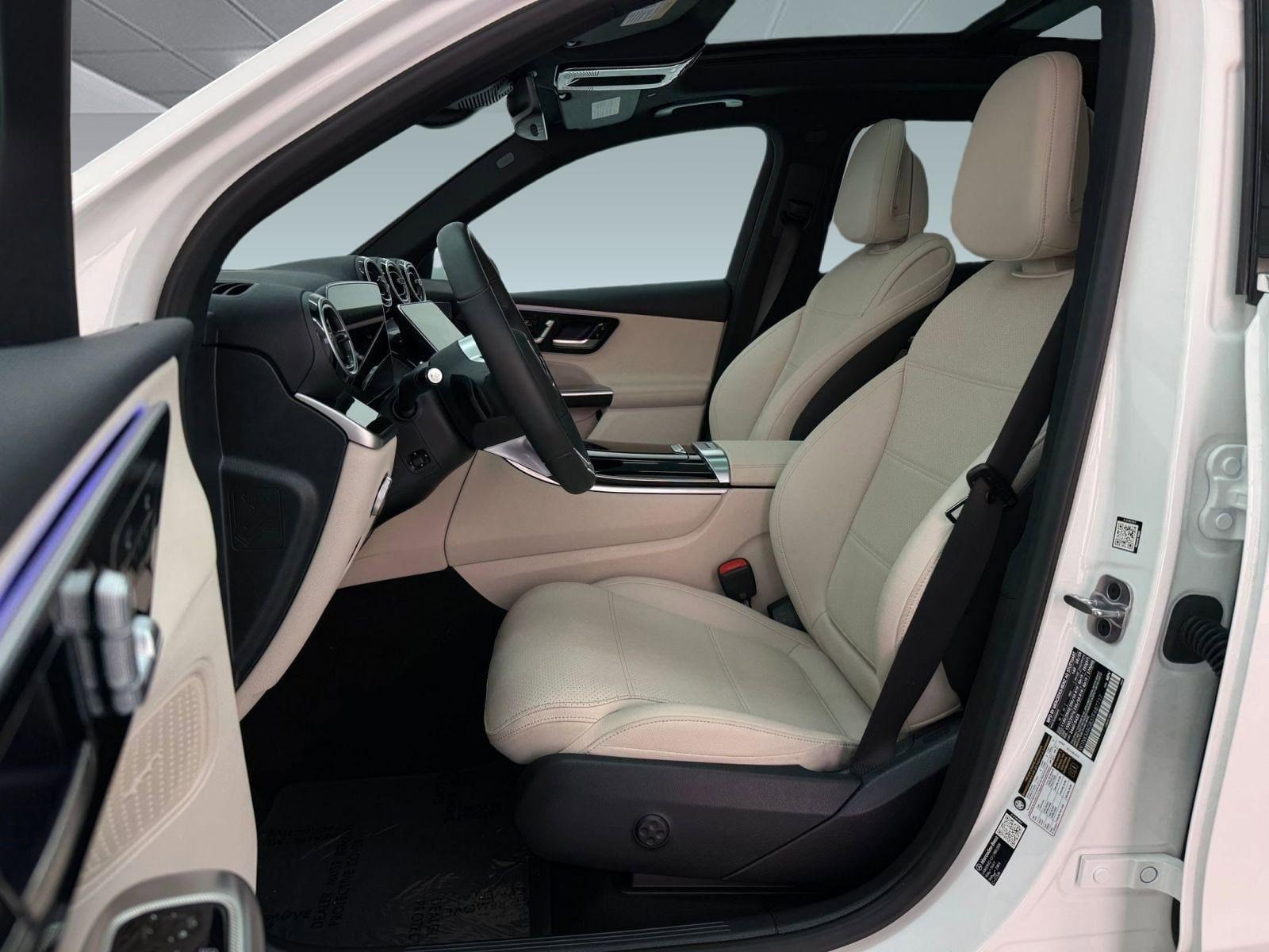 2026 Mercedes-Benz GLC 300 GLC 300 photo 4