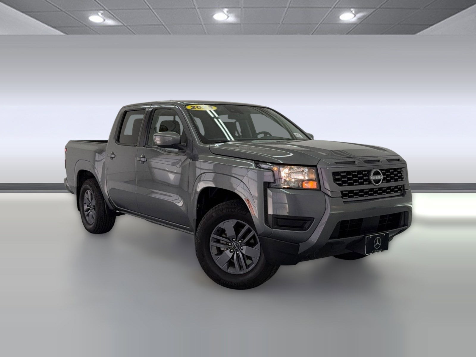 2025 Nissan Frontier SV photo 5