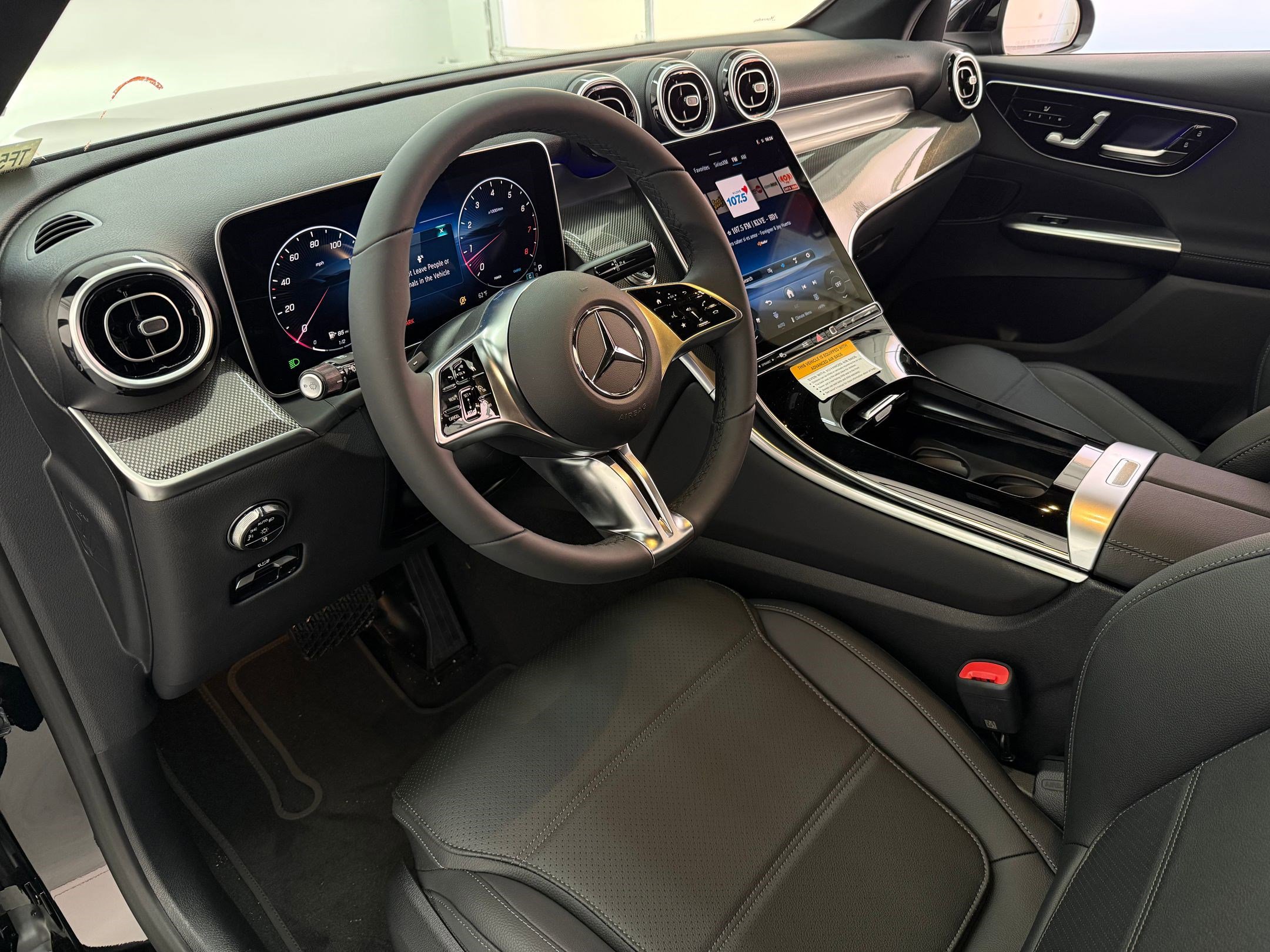 2026 Mercedes Benz GLC 300 photo 3