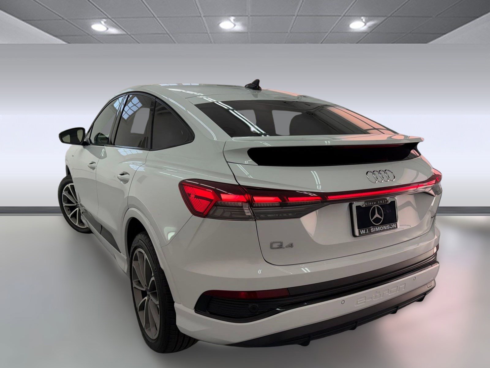 2022 Audi Q4 E-tron Sportback Premium Plus photo 3