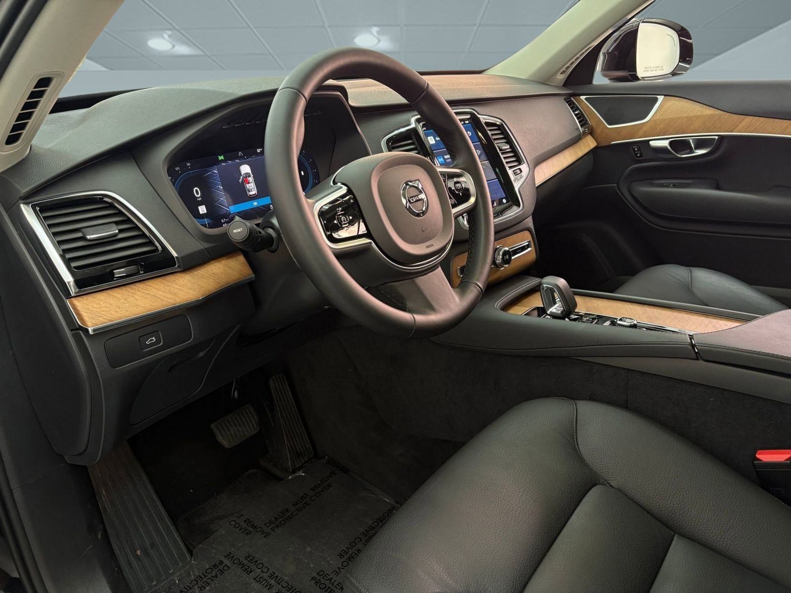 2025 Volvo XC90 Plus photo 4