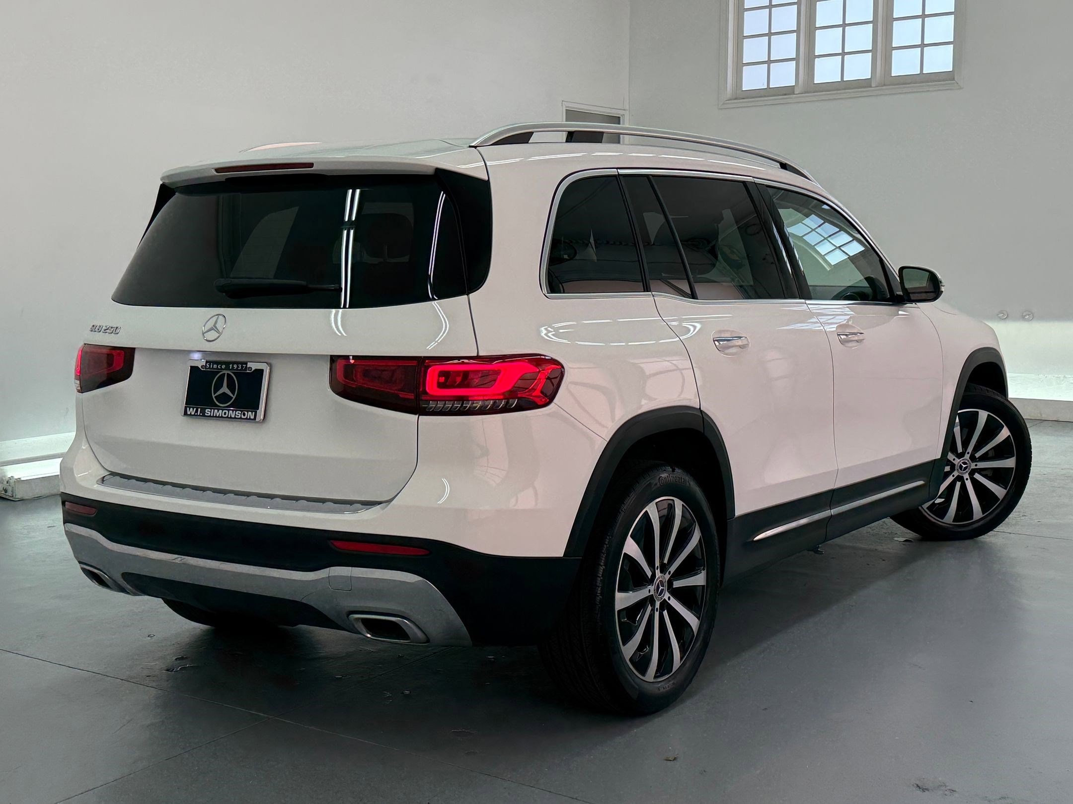 2023 Mercedes-Benz GLB 250 GLB 250 photo 3