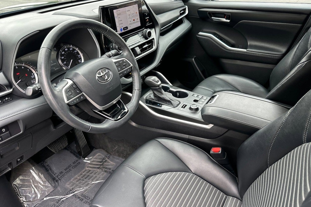 Used 2023 Toyota Highlander XSE SUV