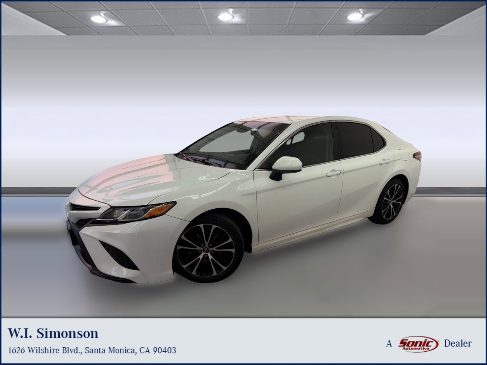 2018 Toyota Camry SE's photo