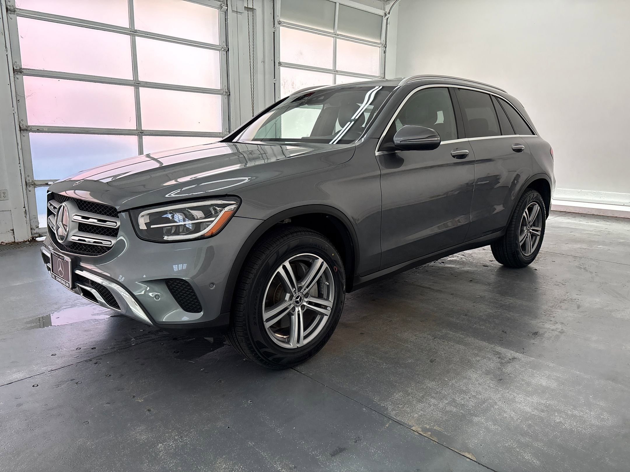 2022 Mercedes Benz GLC 300 photo 2