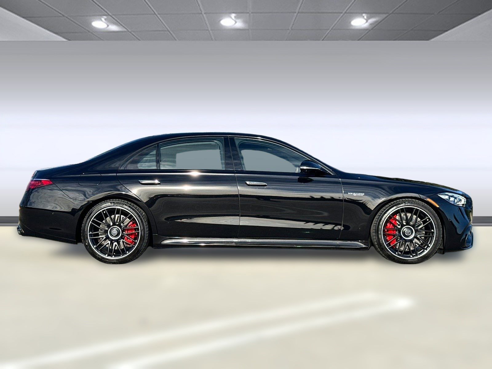 2025 Mercedes Benz S AMG 63 photo 2