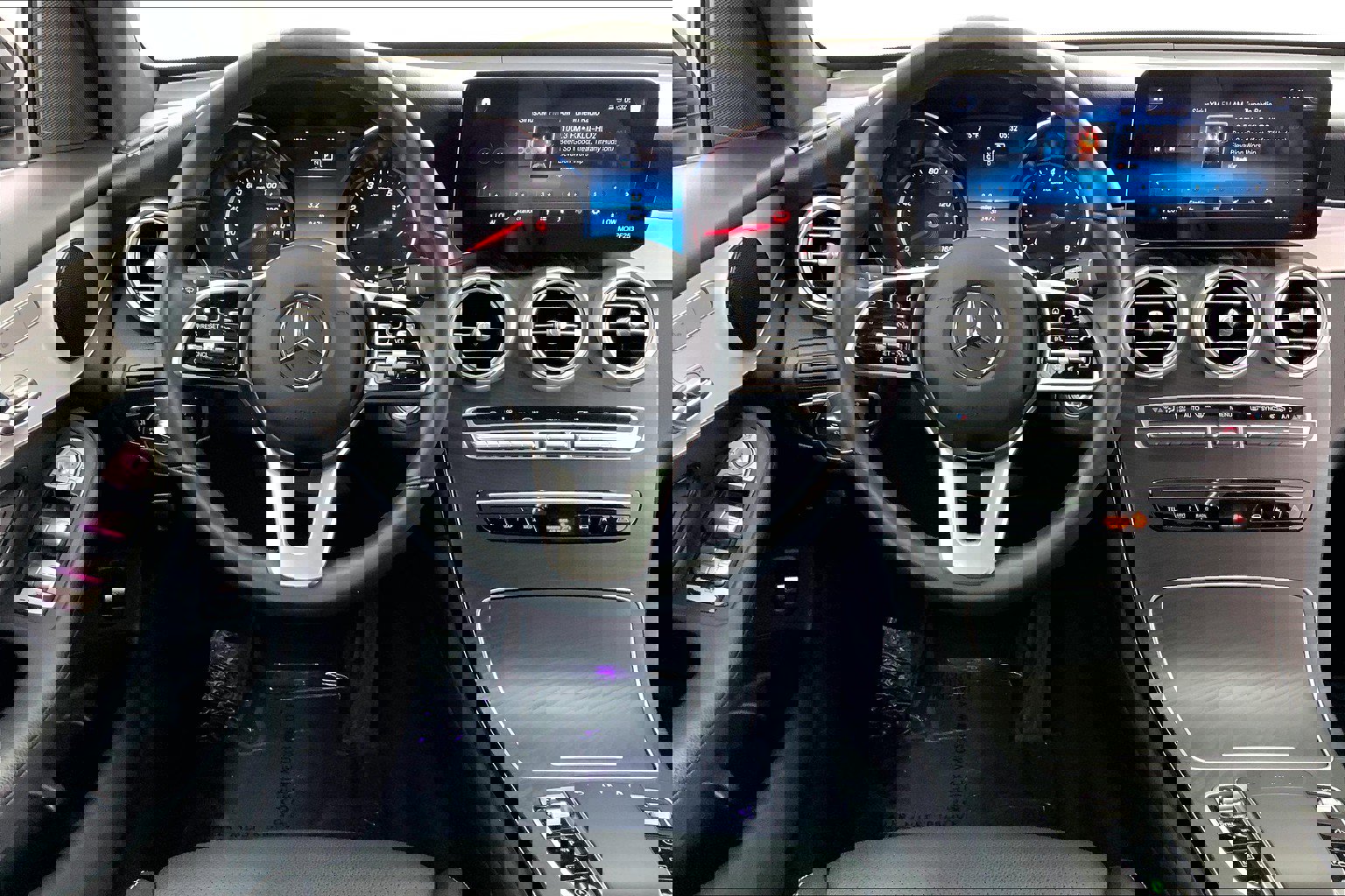 2021 Mercedes Benz GLC 300 photo 4