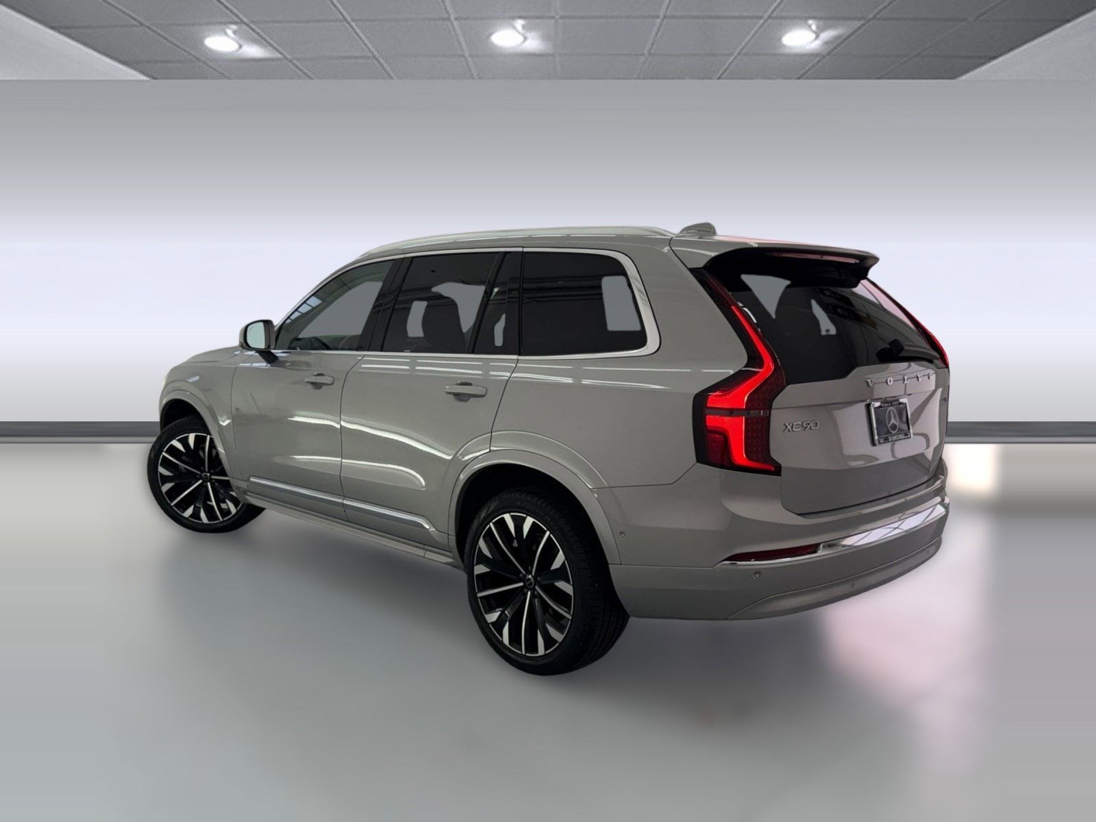 2025 Volvo XC90 Plus photo 2