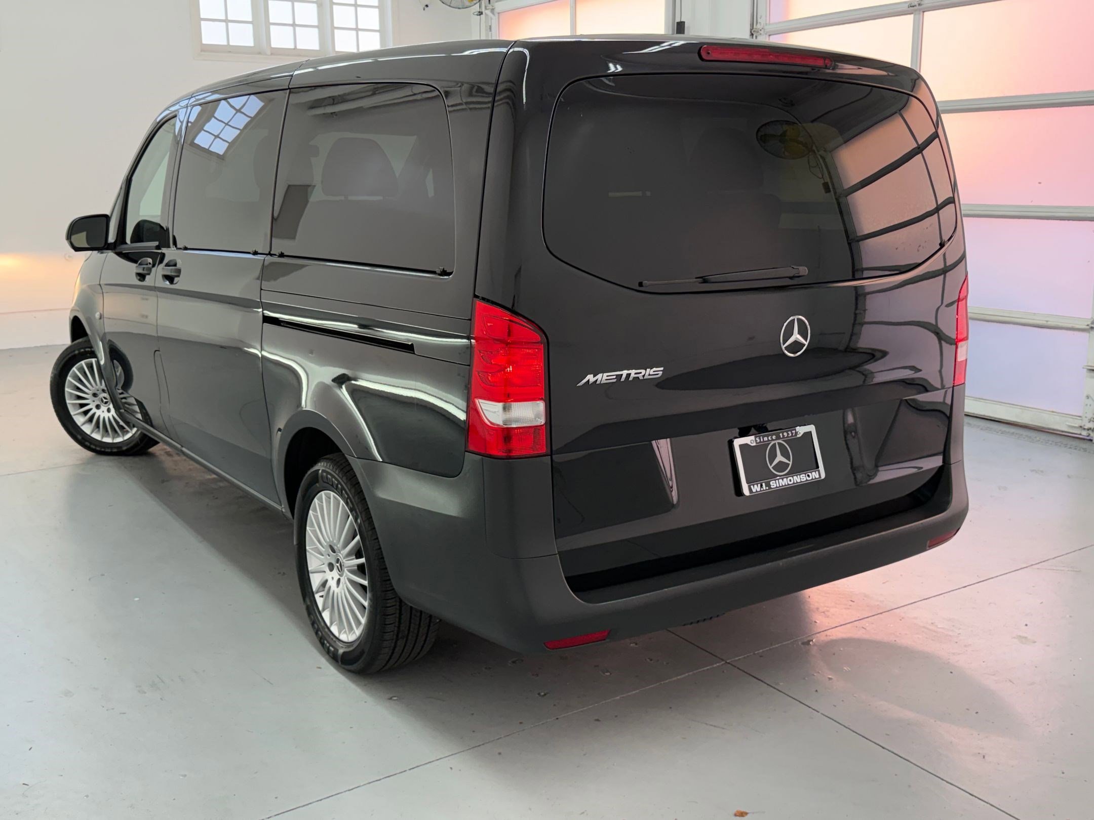 2023 Mercedes Benz Metris Van photo 3