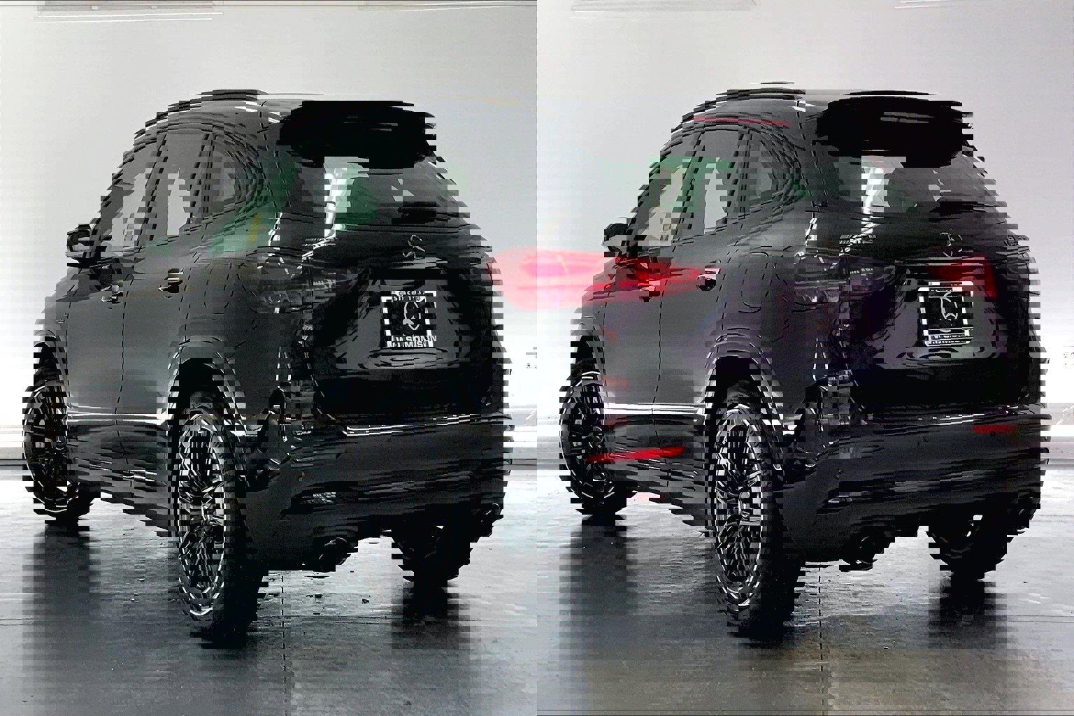 2024 Mercedes Benz GLA AMG 35 photo 2