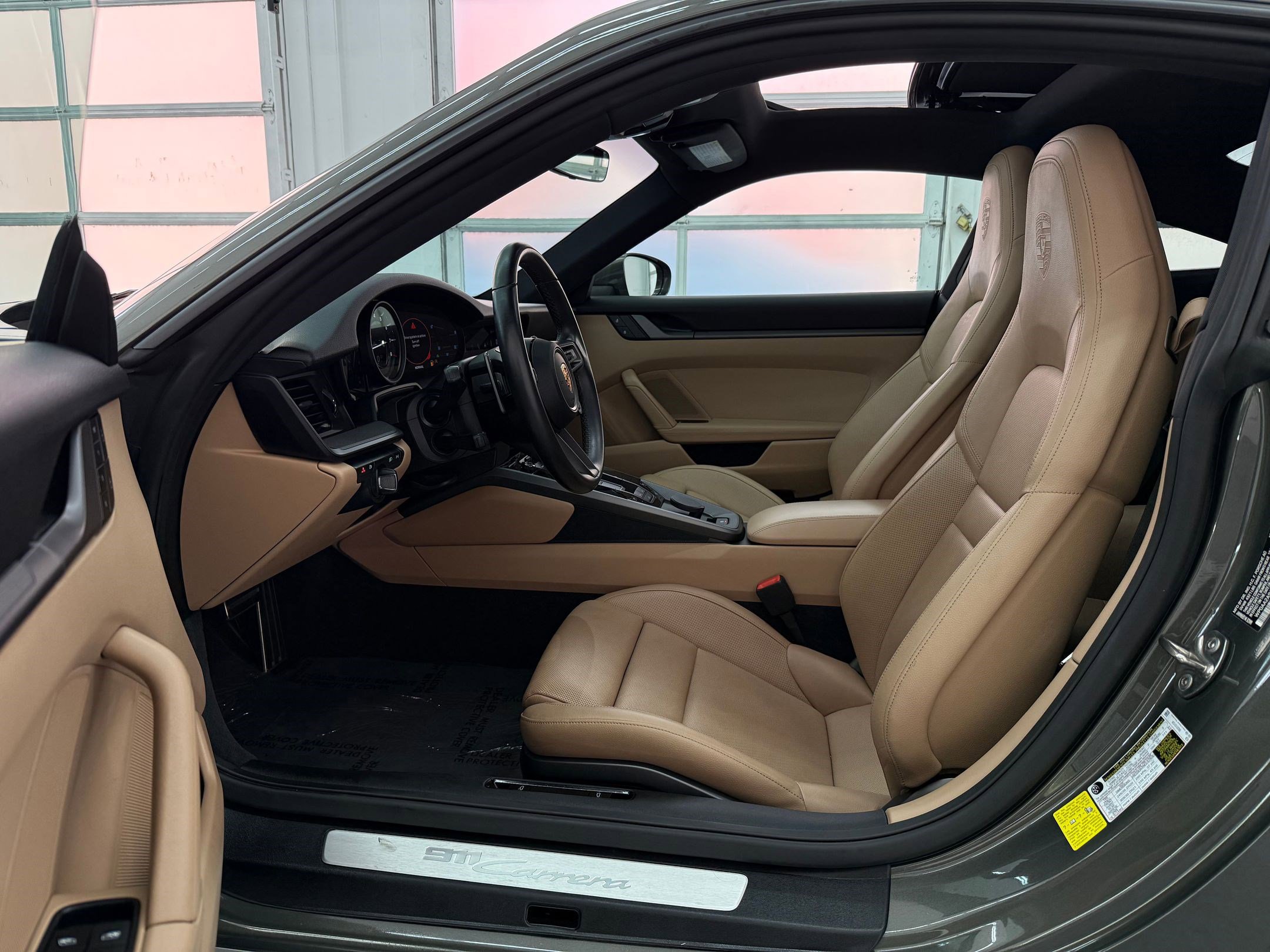 2023 Porsche 911 Carrera photo 4