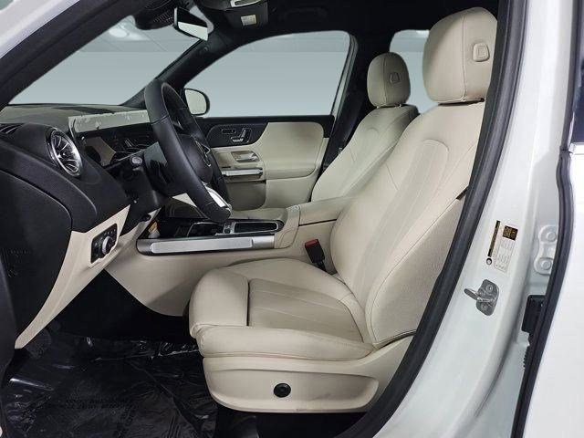 2025 Mercedes Benz GLB 250 4MATIC photo 3