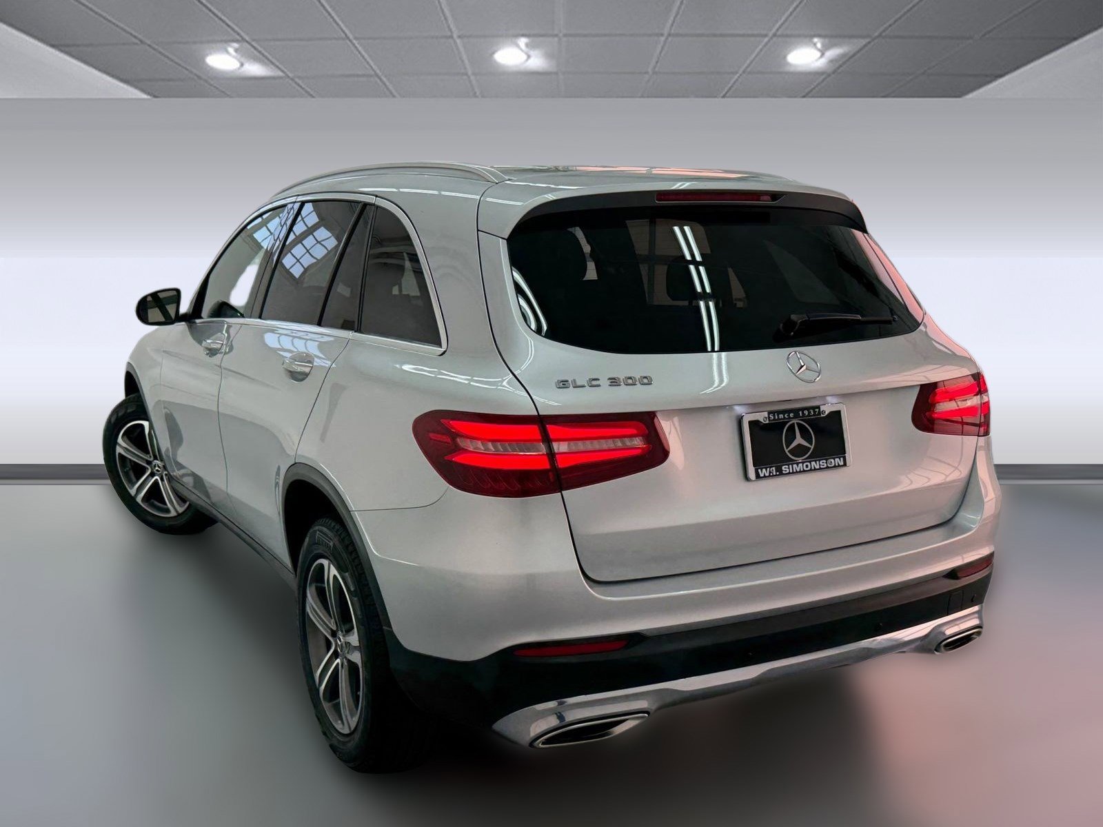2018 Mercedes Benz GLC 300 photo 3