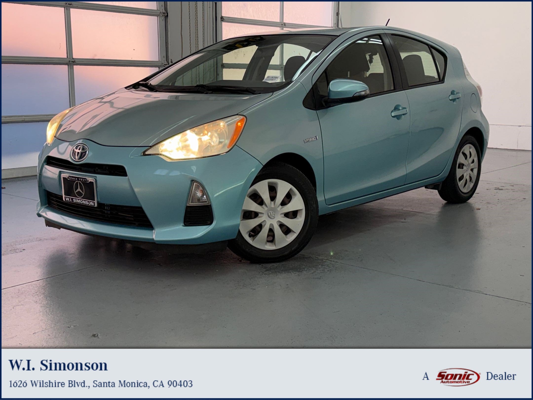 2013 Toyota Prius c Four's photo