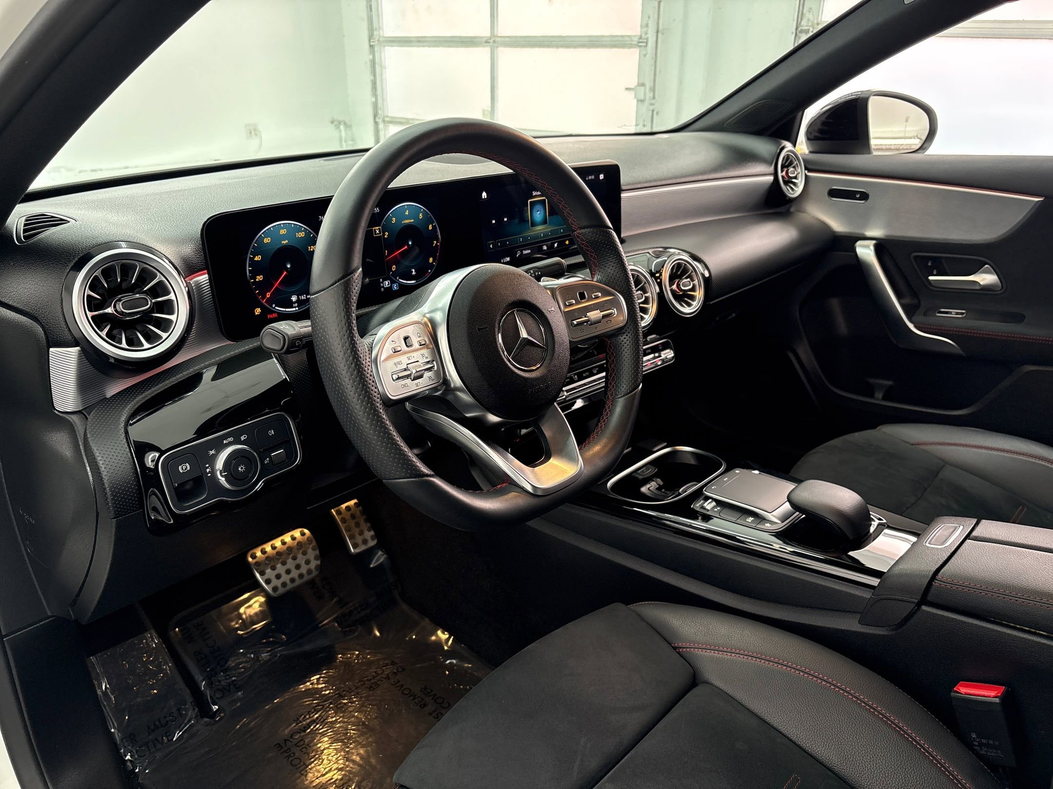 2022 Mercedes Benz A 220 photo 2
