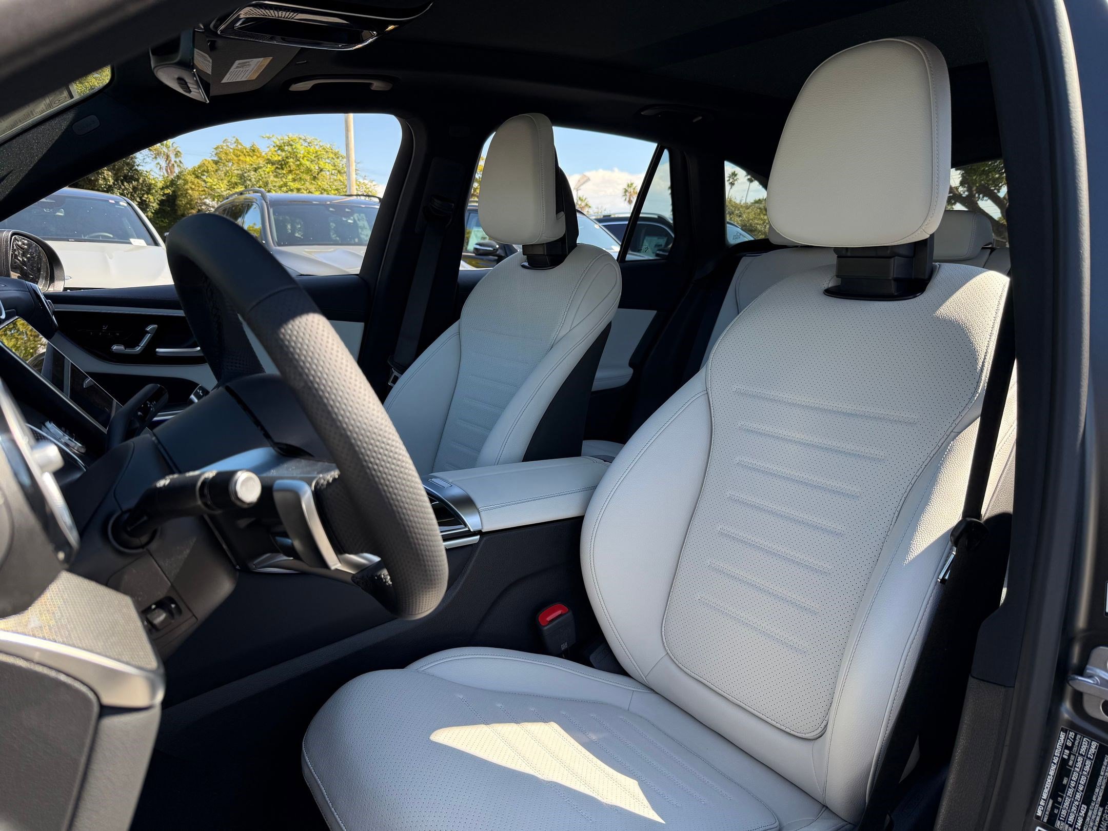 2026 Mercedes Benz GLC 300 photo 4