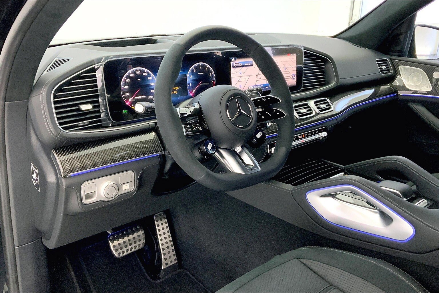 2025 Mercedes Benz GLS AMG 63 4MATIC photo 4
